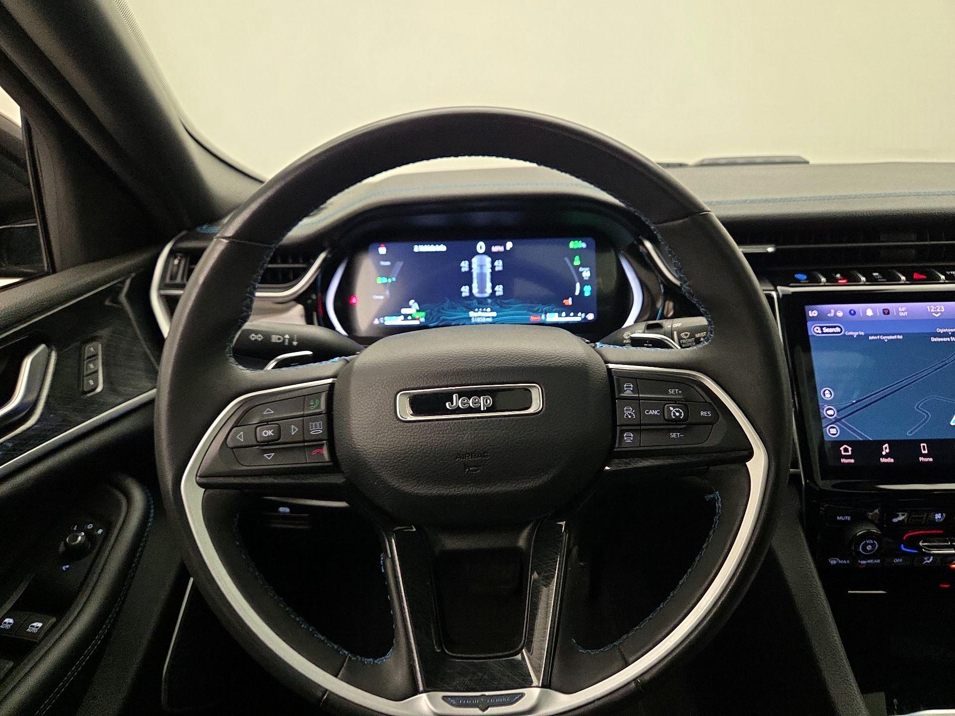 Thumbnail: 2023 Jeep Grand Cherokee - 10