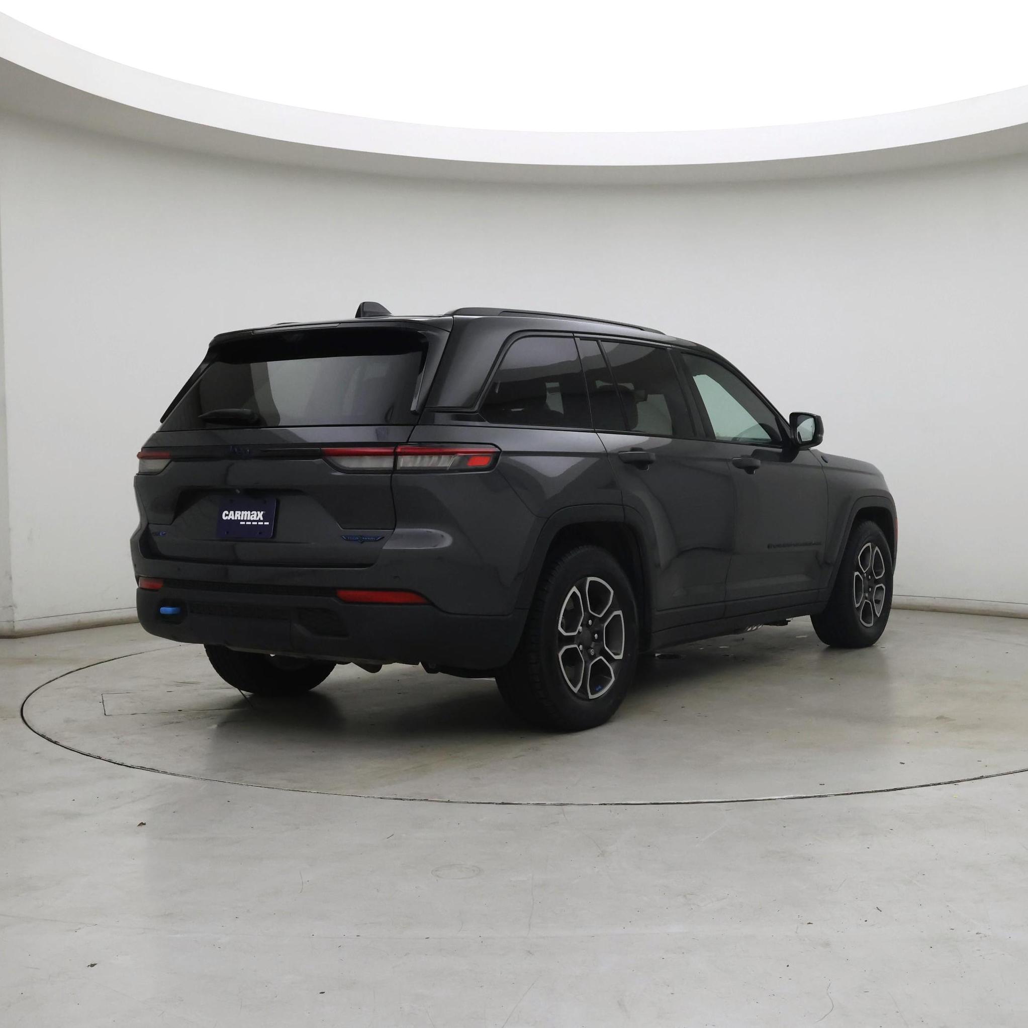 Thumbnail: 2023 Jeep Grand Cherokee - 8