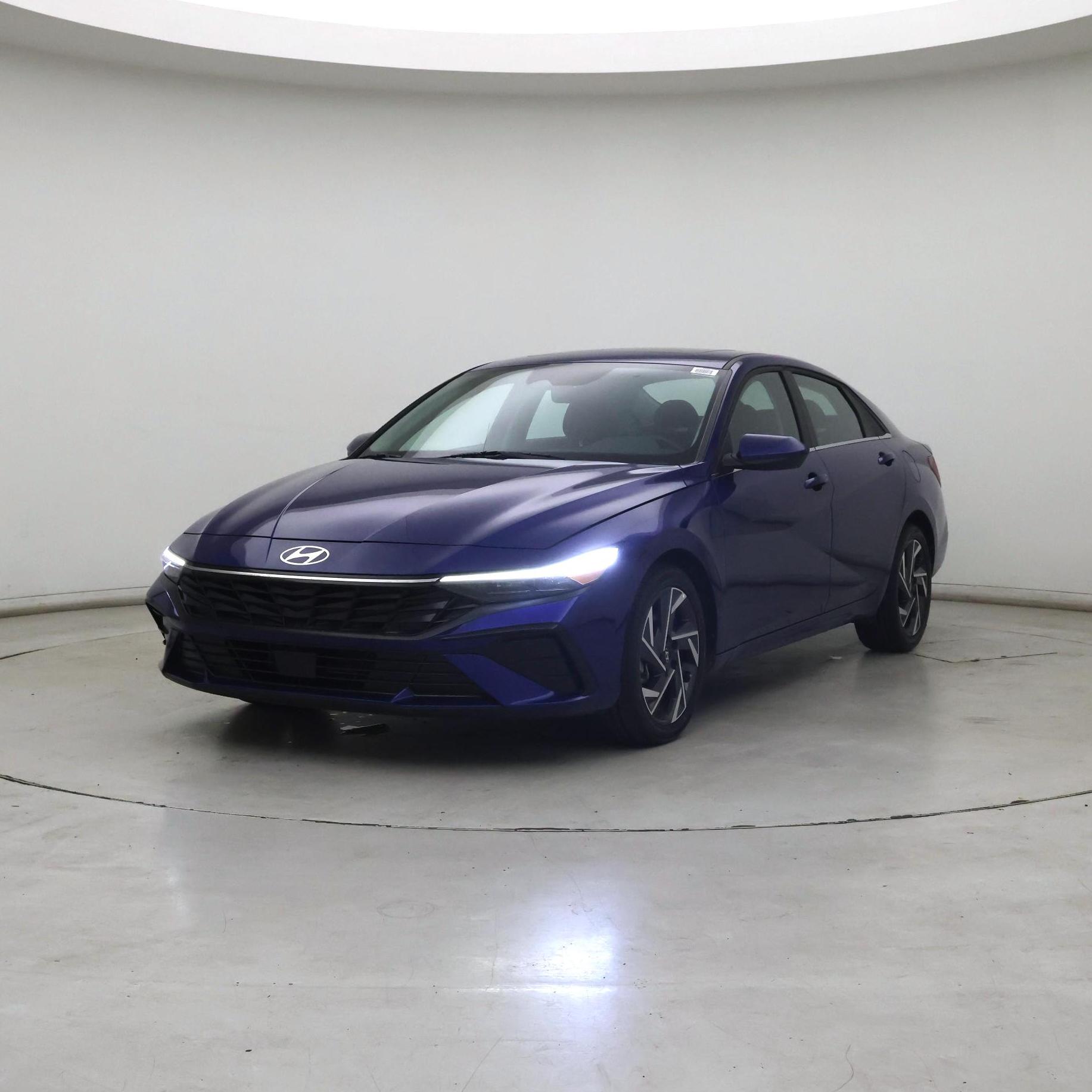 Thumbnail: 2025 Hyundai Elantra - 4