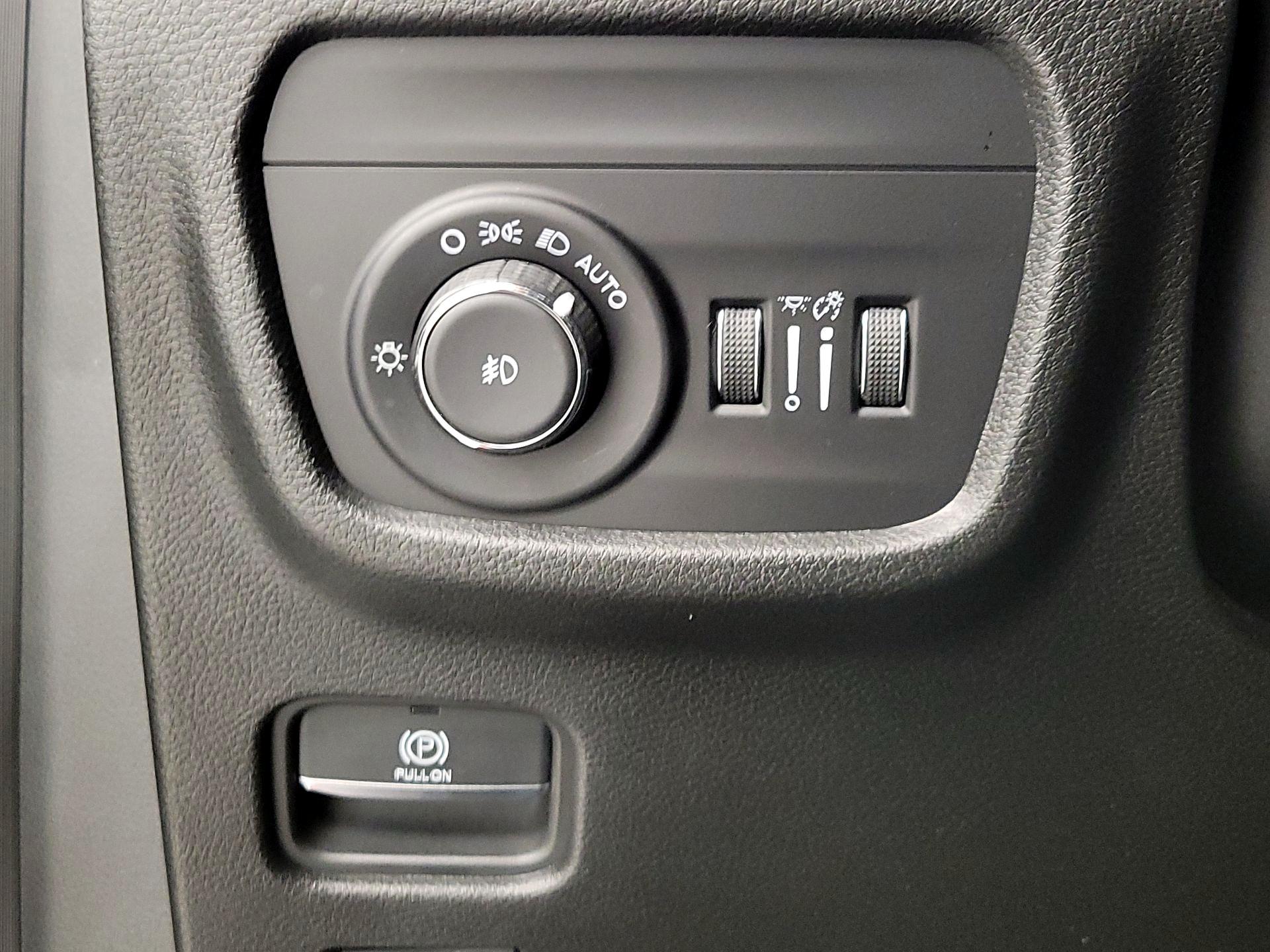 Thumbnail: 2023 Jeep Grand Cherokee - 13
