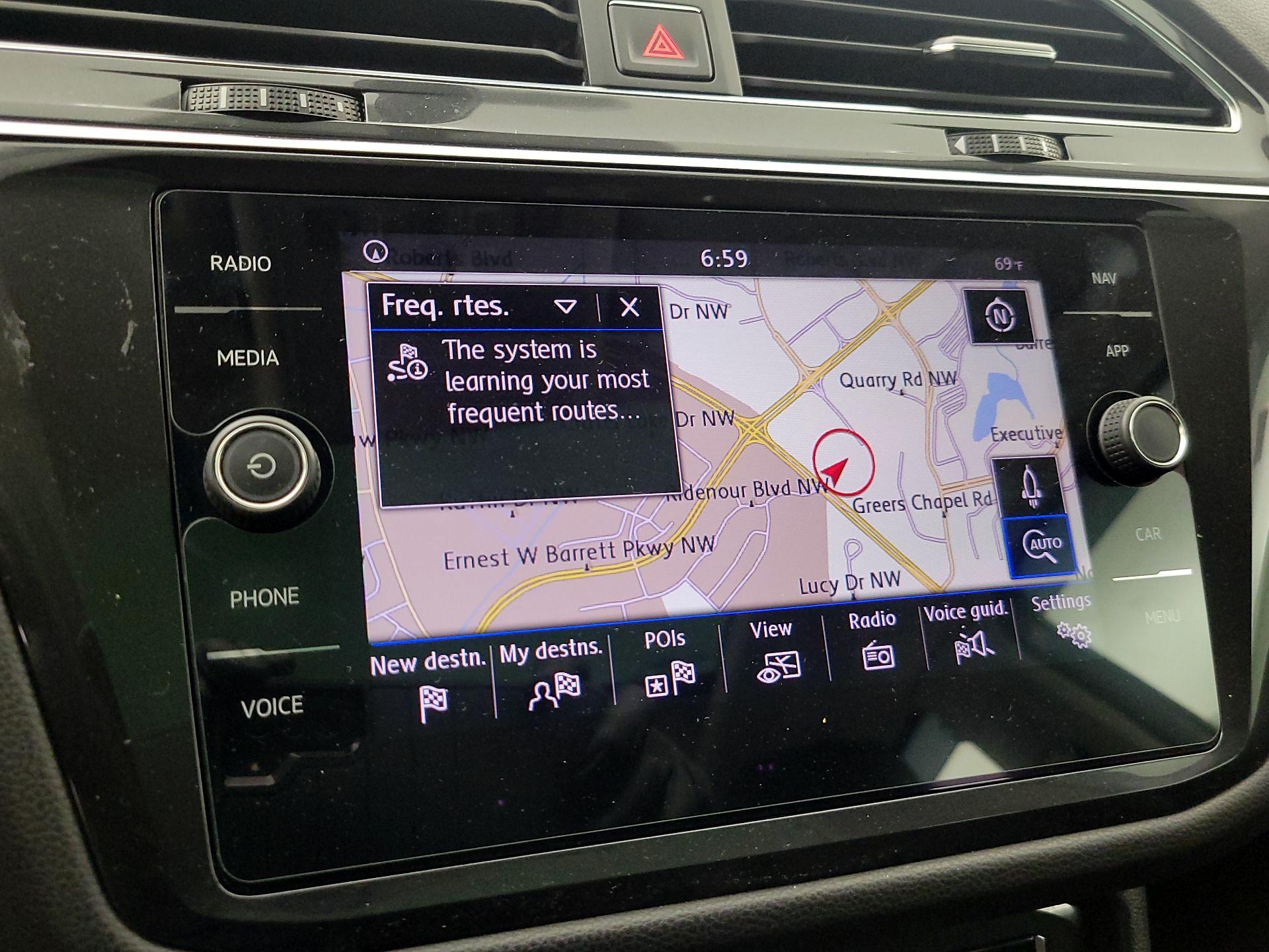 Thumbnail: 2018 Volkswagen Tiguan - 14