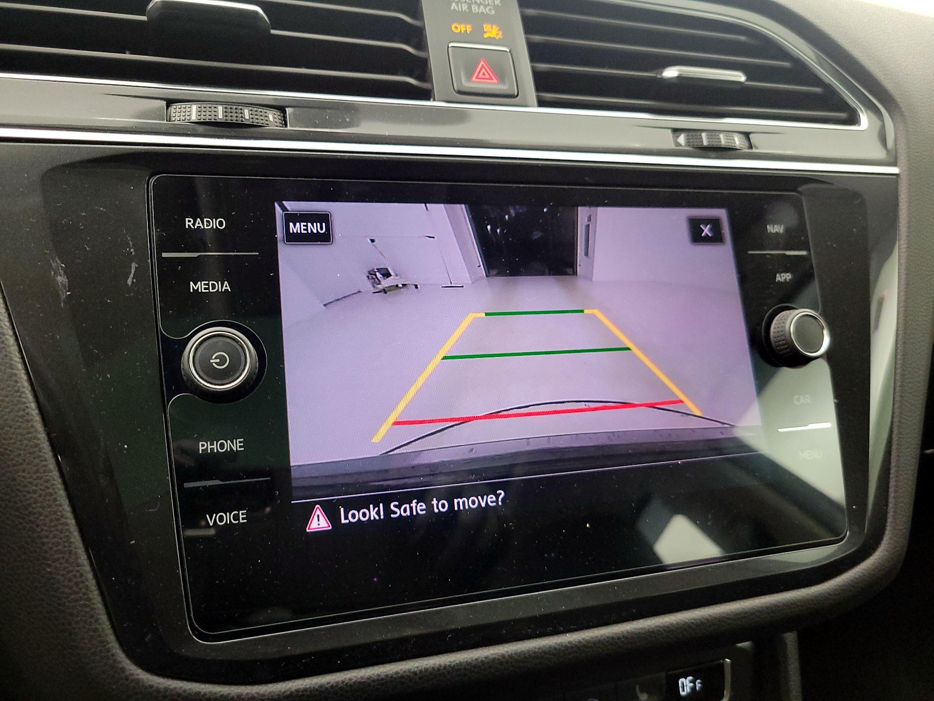 Thumbnail: 2018 Volkswagen Tiguan - 15