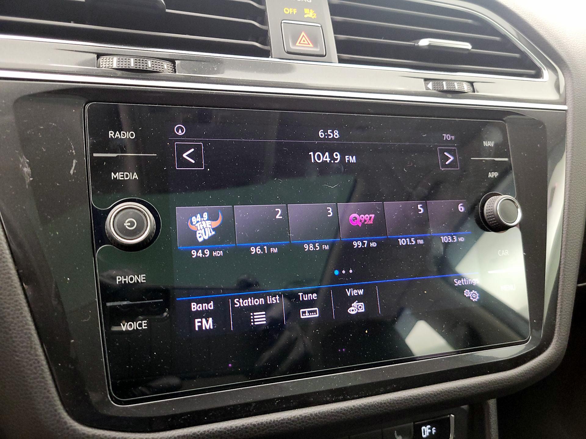 Thumbnail: 2018 Volkswagen Tiguan - 16