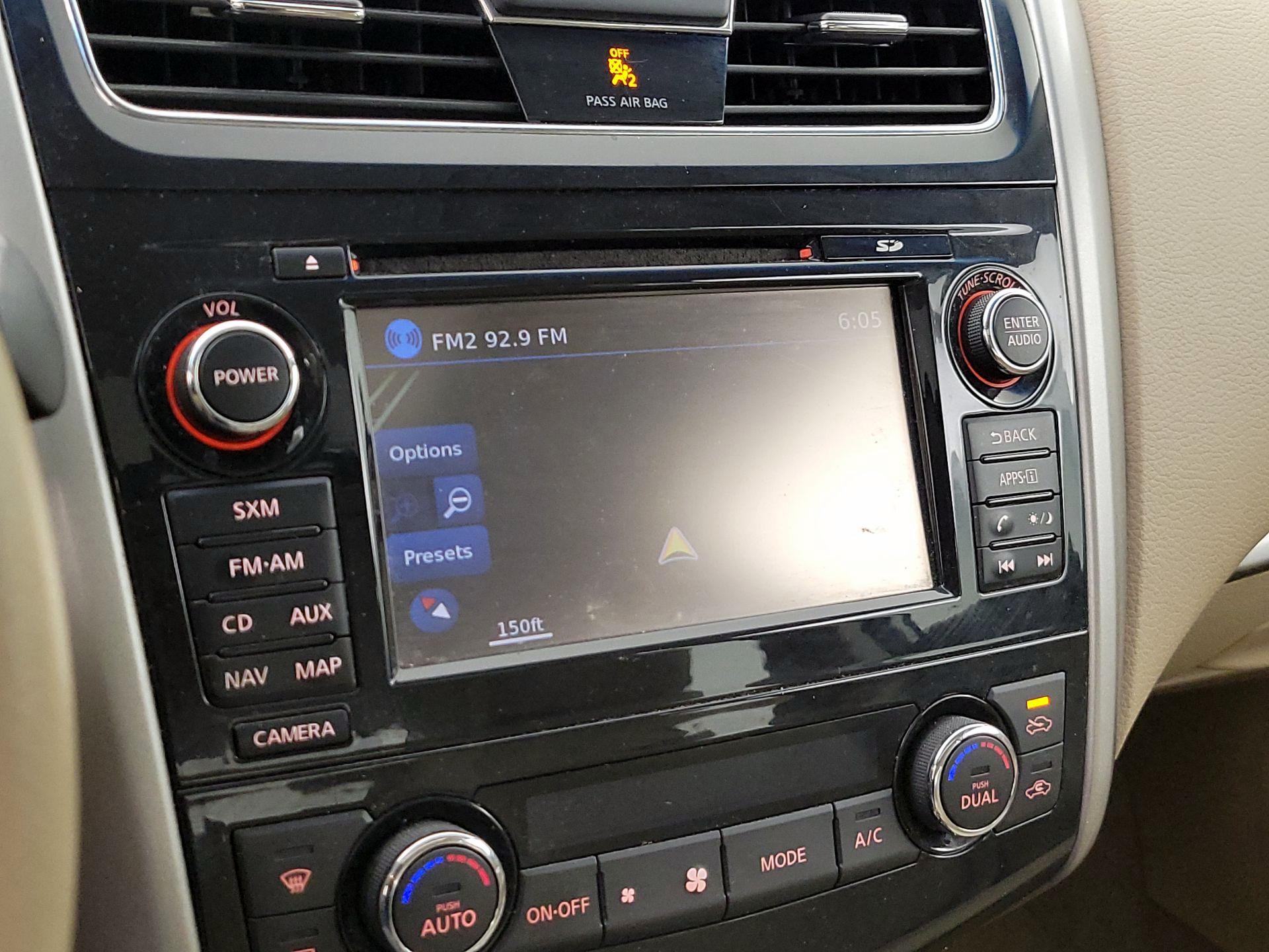 Thumbnail: 2014 Nissan Altima - 14