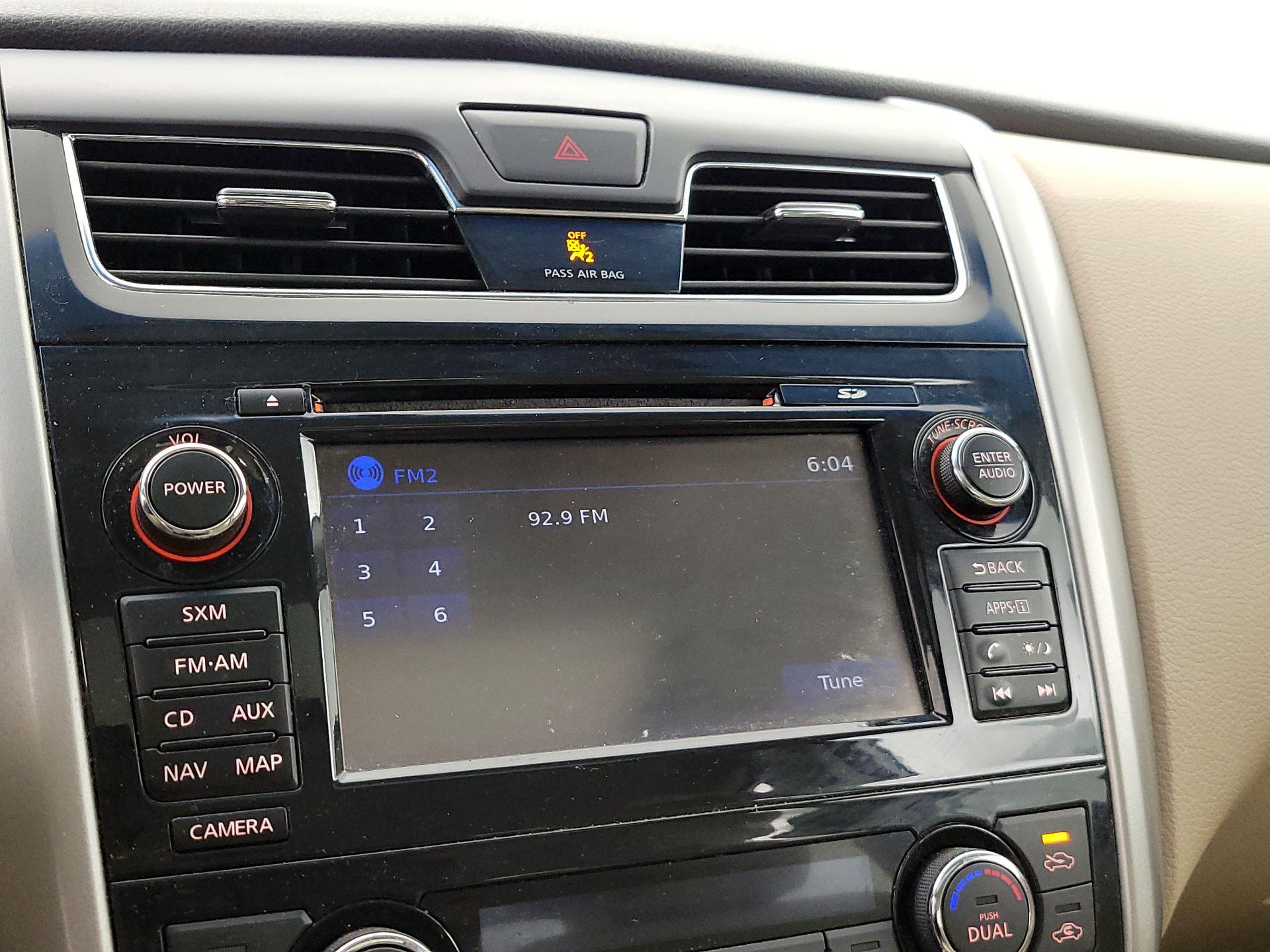 Thumbnail: 2014 Nissan Altima - 16