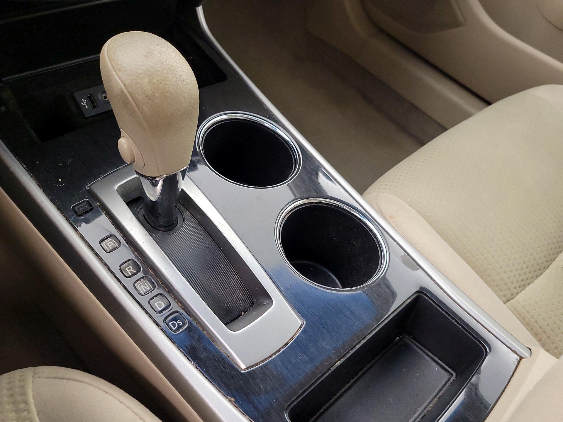 Thumbnail: 2014 Nissan Altima - 18