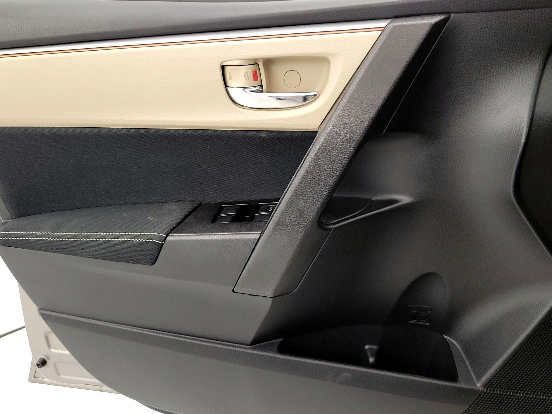 Thumbnail: 2014 Toyota Corolla - 12