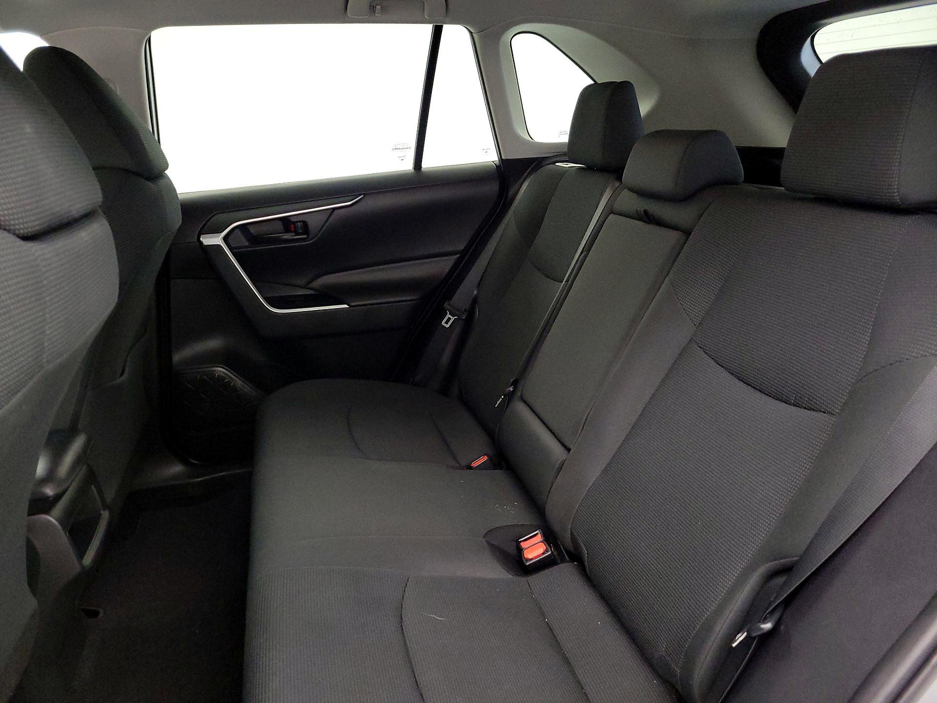 Thumbnail: 2020 Toyota RAV4 - 19