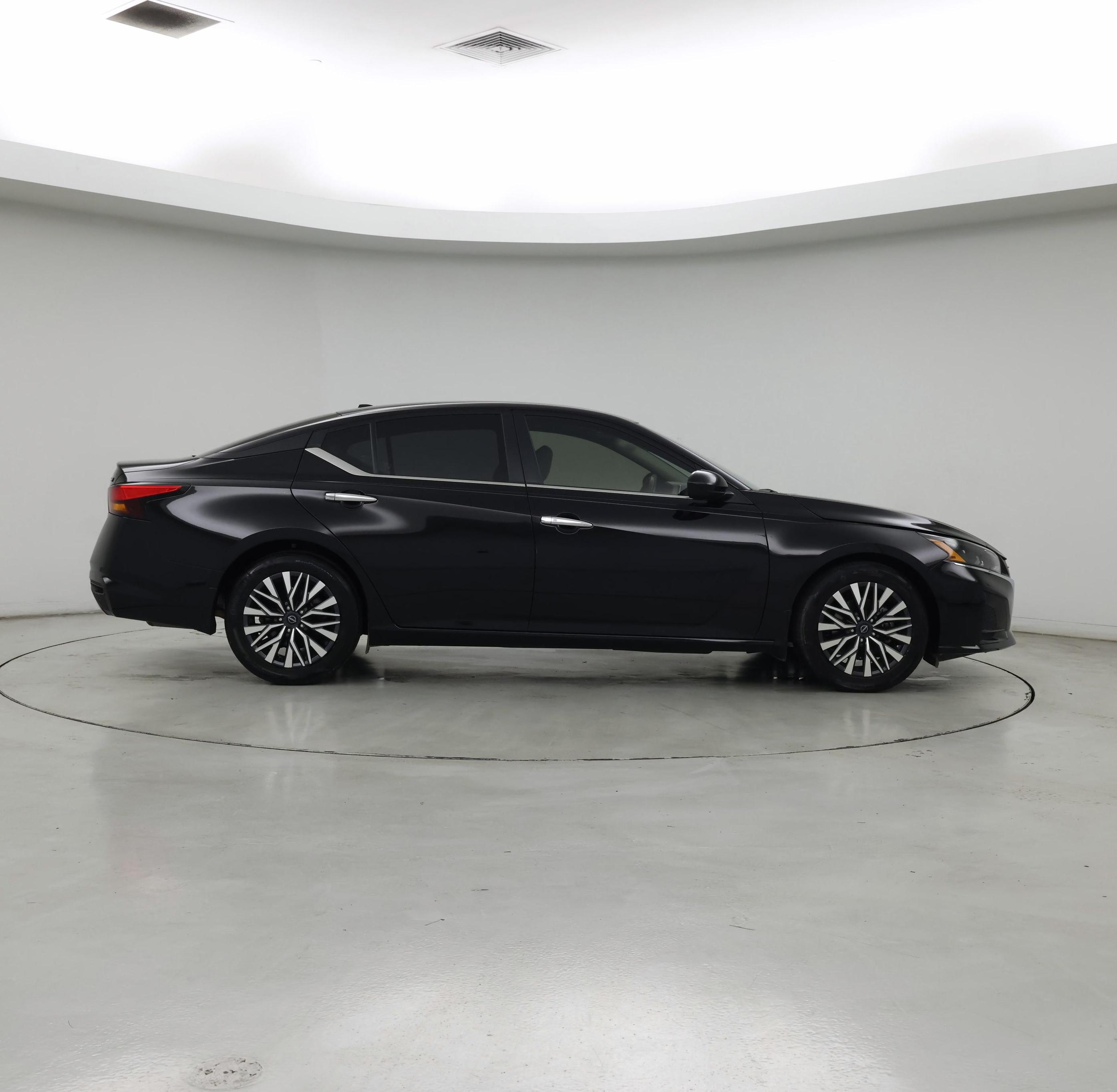 Thumbnail: 2023 Nissan Altima - 7