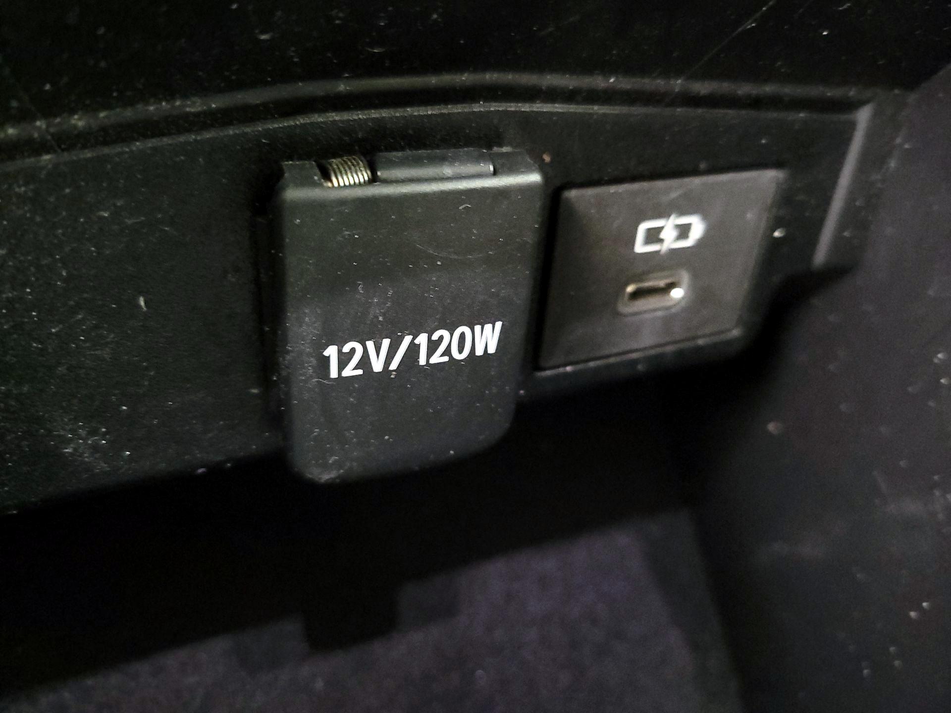 Thumbnail: 2025 Toyota Corolla - 18