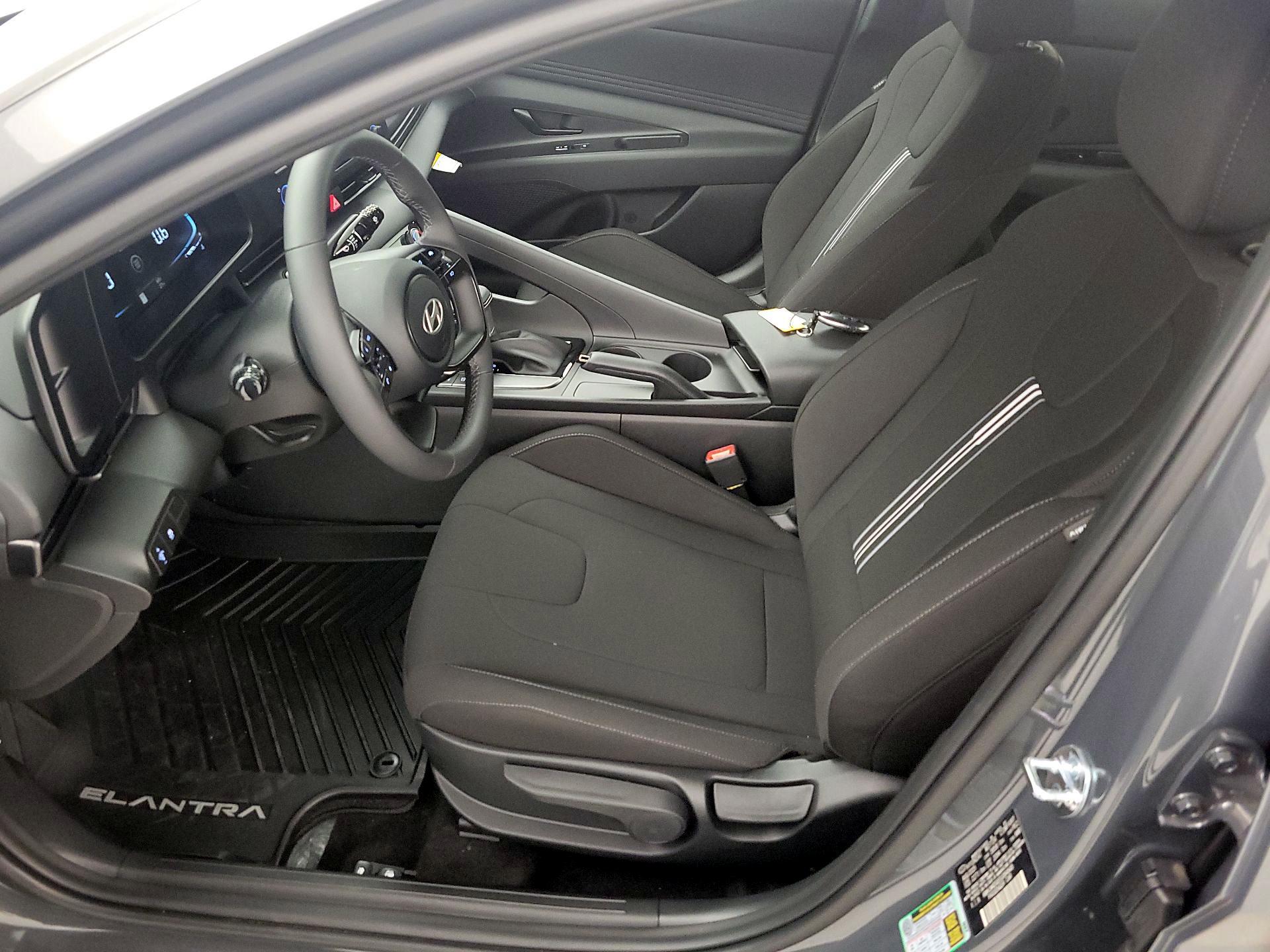 Thumbnail: 2025 Hyundai Elantra - 11