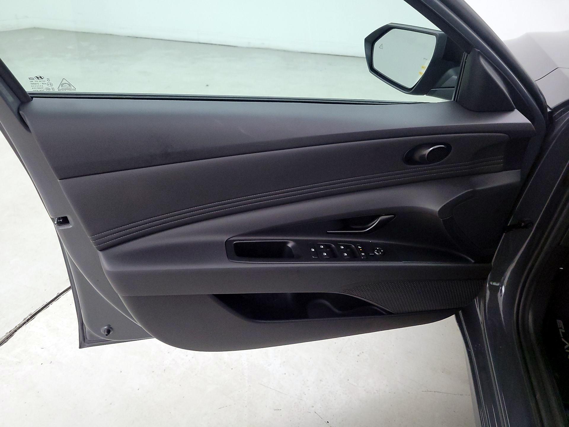 Thumbnail: 2025 Hyundai Elantra - 12