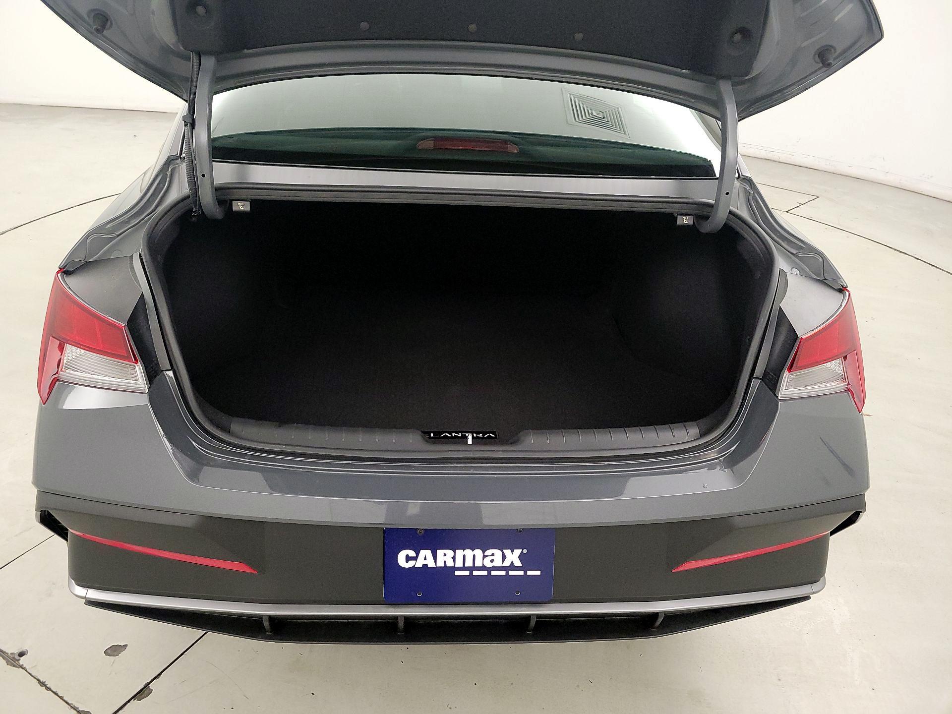 Thumbnail: 2025 Hyundai Elantra - 20