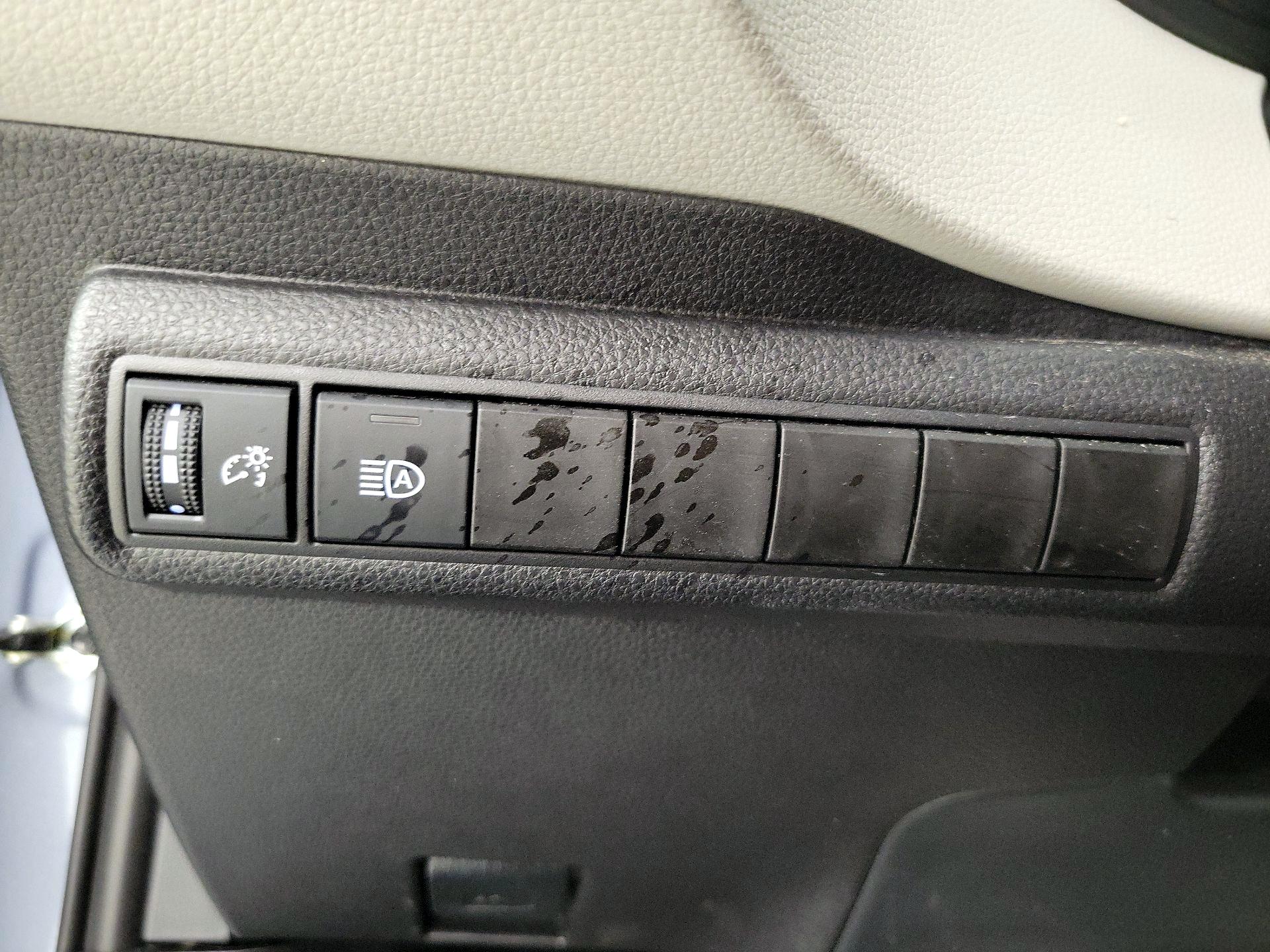 Thumbnail: 2025 Toyota Corolla - 13