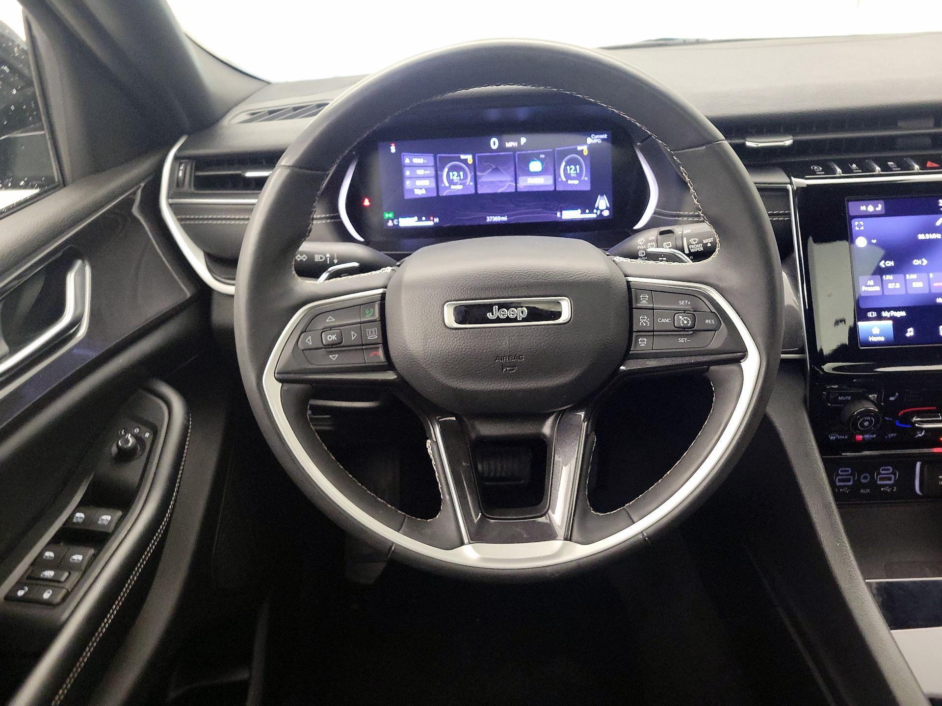 Thumbnail: 2023 Jeep Grand Cherokee L - 10