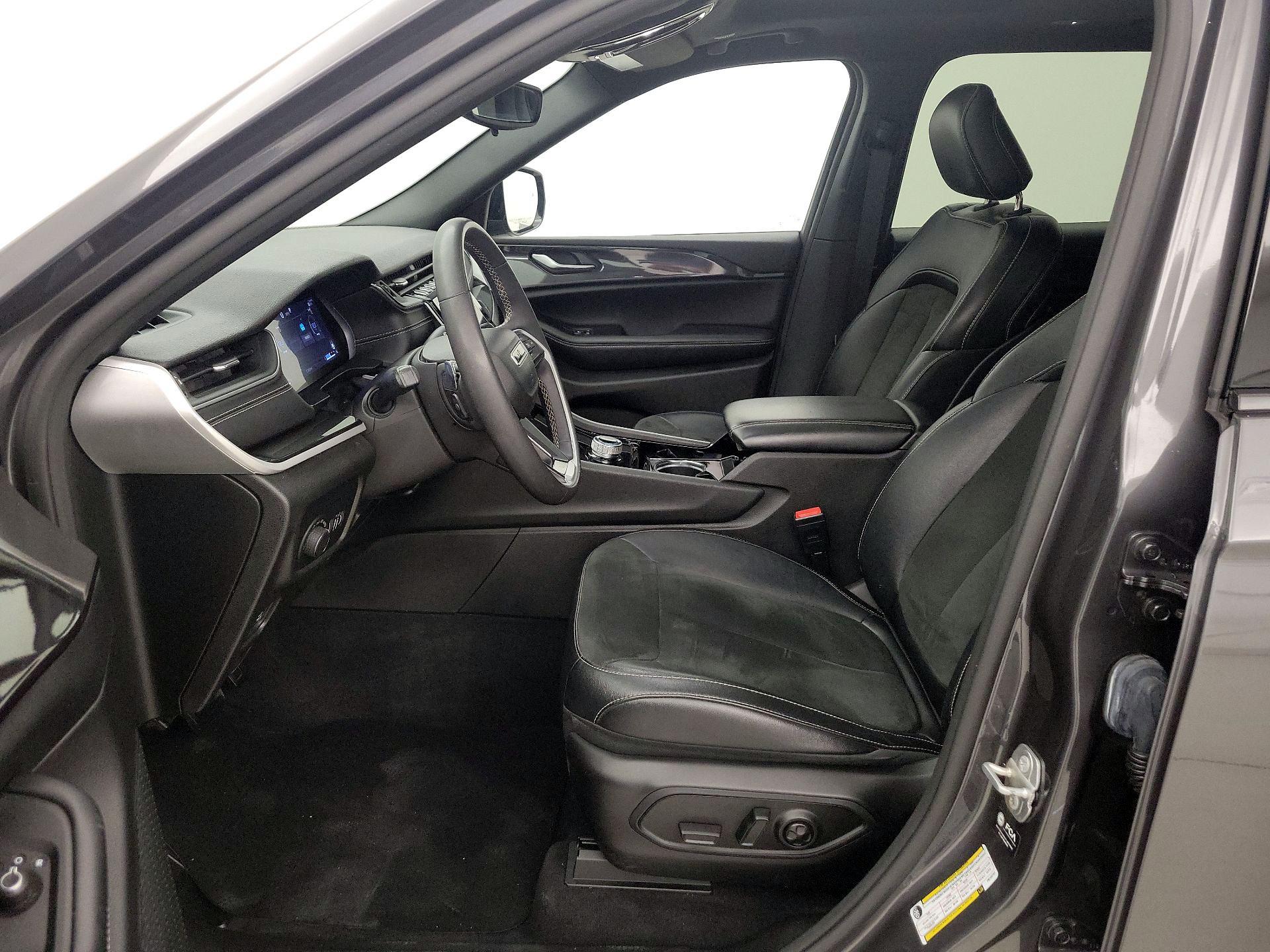 Thumbnail: 2023 Jeep Grand Cherokee L - 11