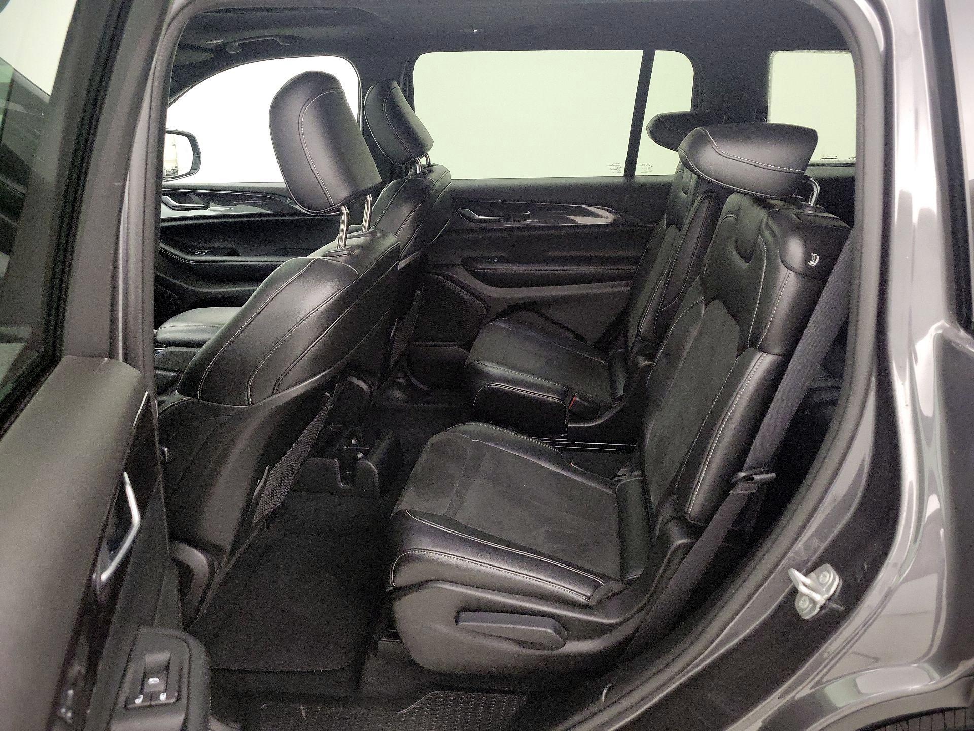 Thumbnail: 2023 Jeep Grand Cherokee L - 20