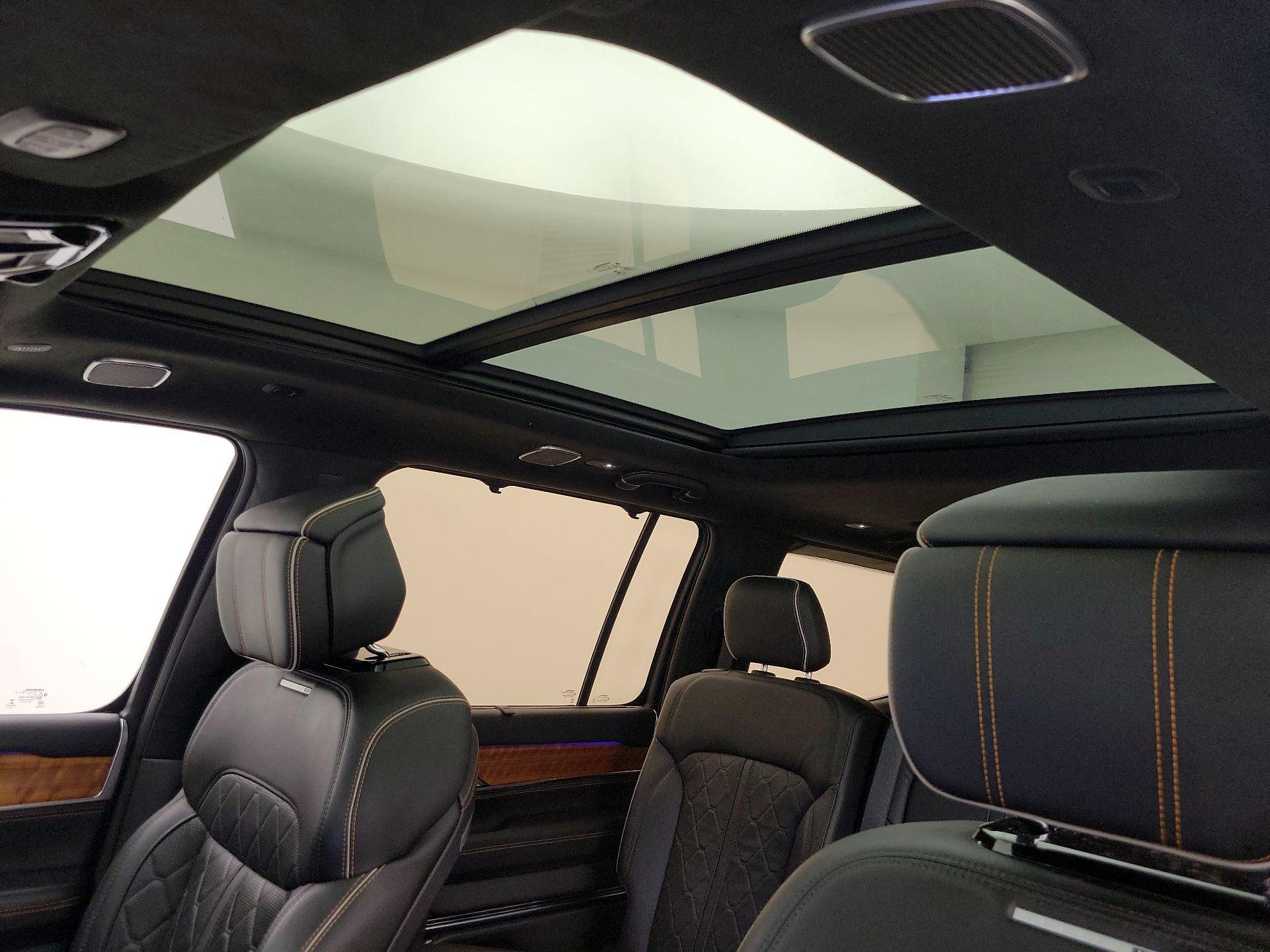 Thumbnail: 2022 Jeep Grand Wagoneer - 20