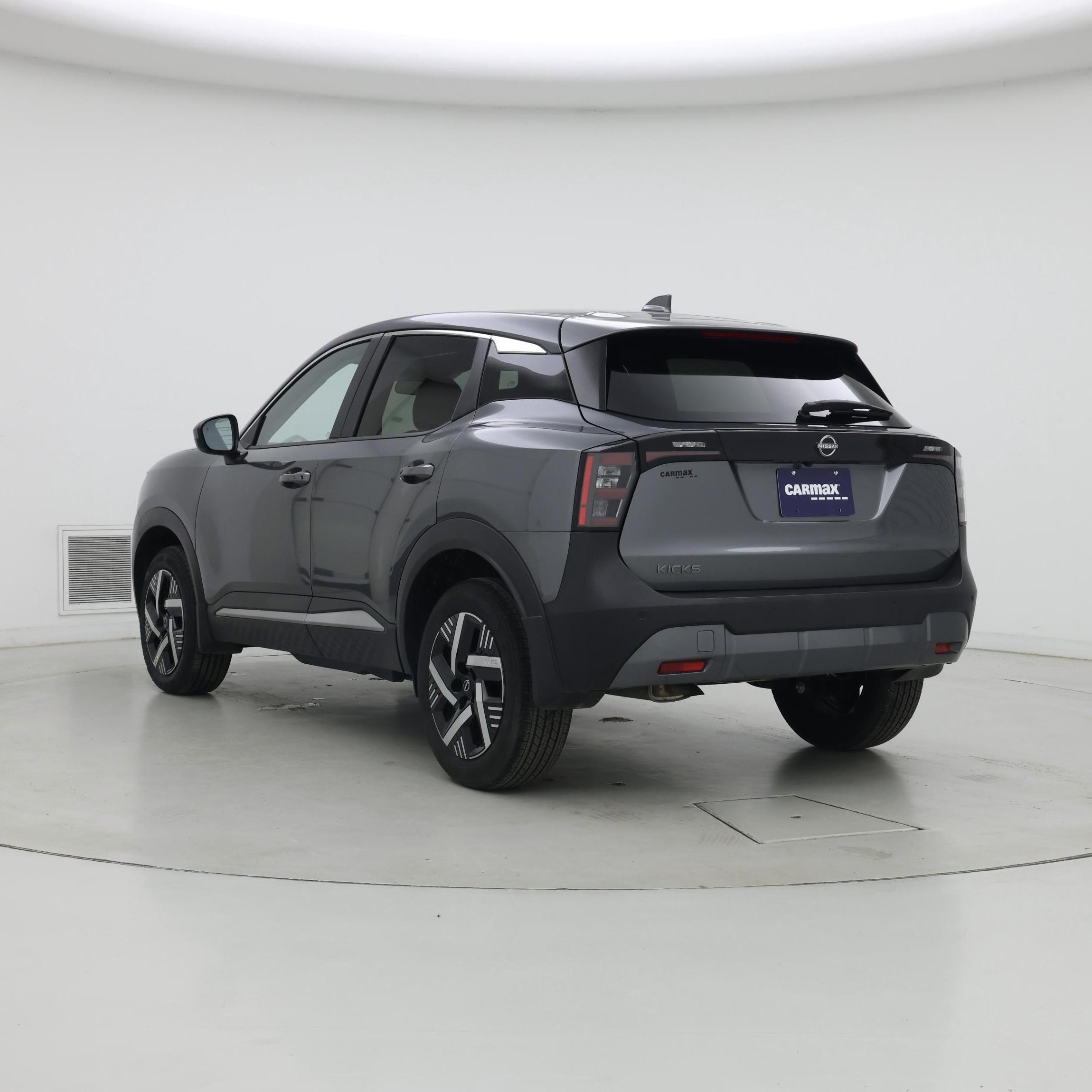 Thumbnail: 2025 Nissan Kicks - 2