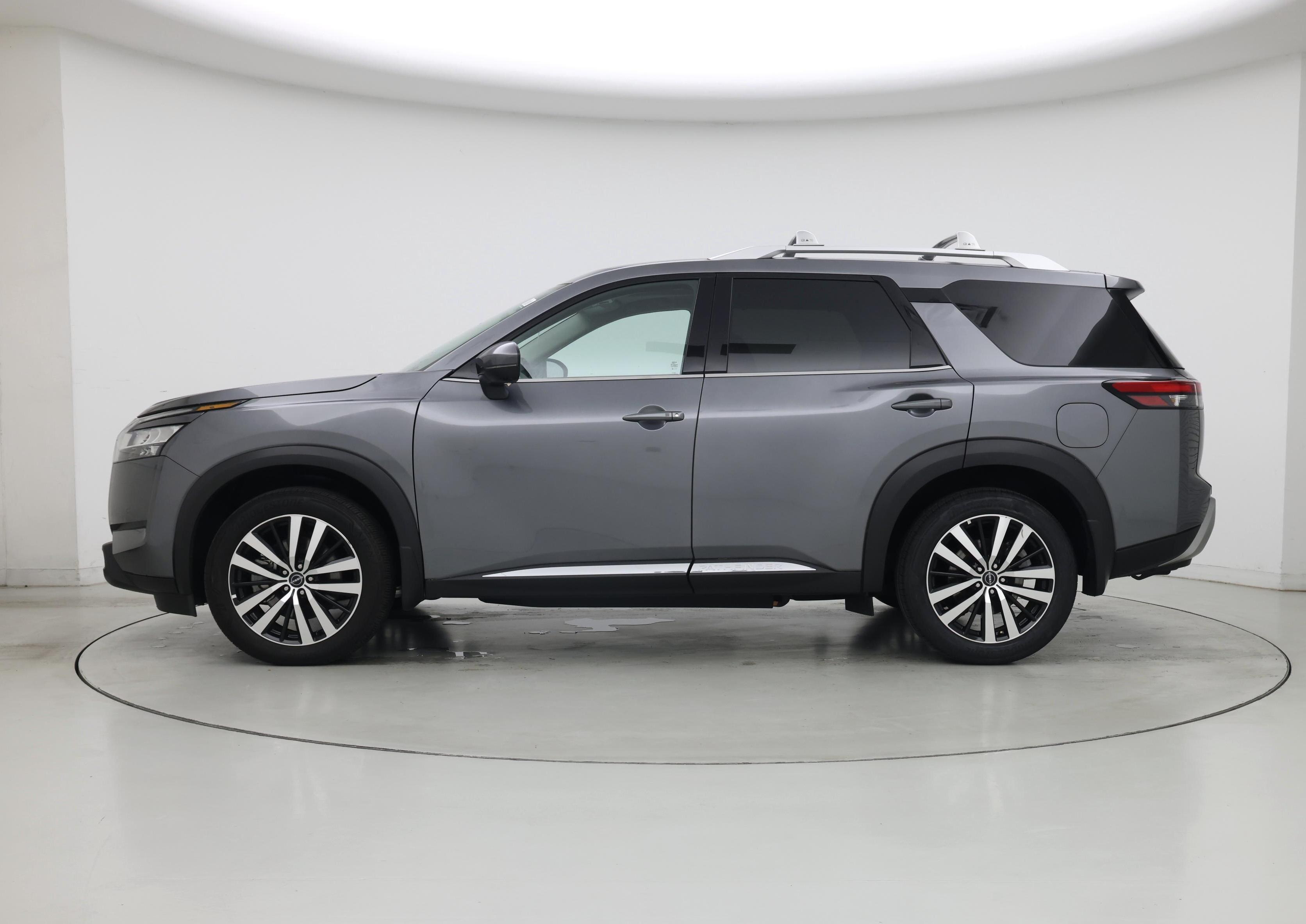 Thumbnail: 2024 Nissan Pathfinder - 3
