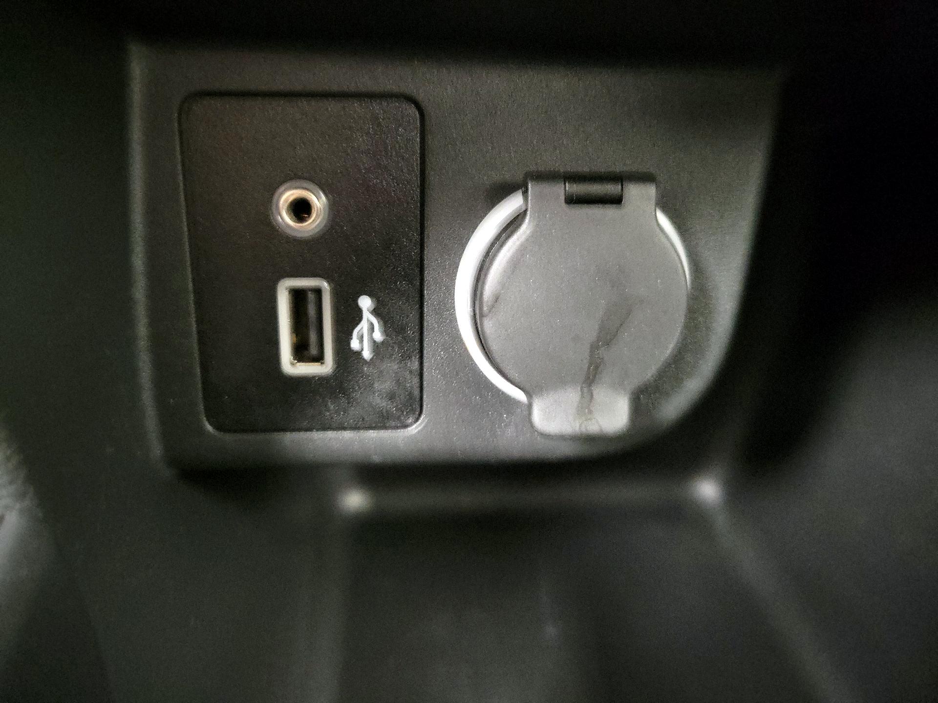 Thumbnail: 2025 Nissan Kicks - 18