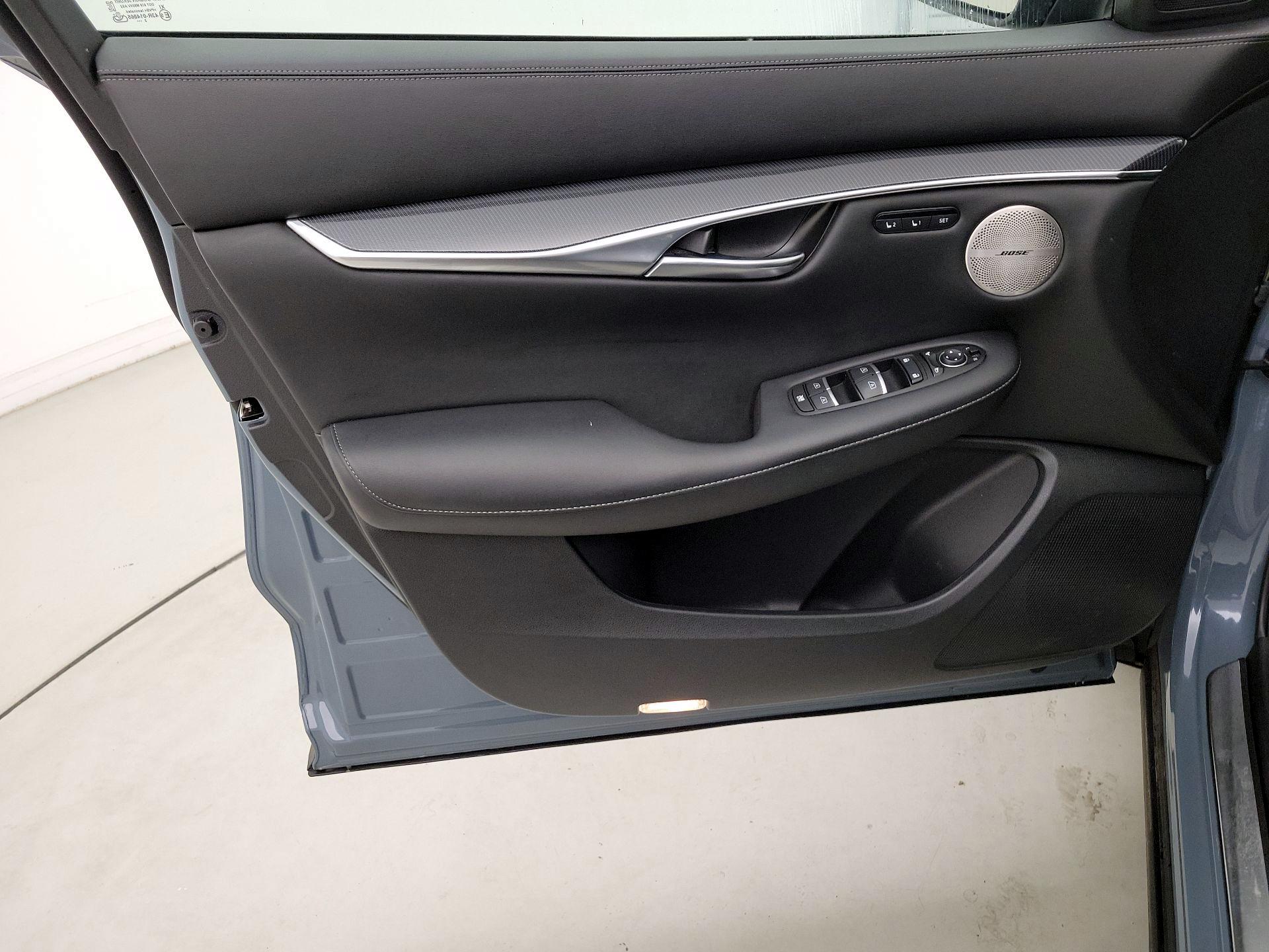 Thumbnail: 2023 INFINITI QX50 - 12