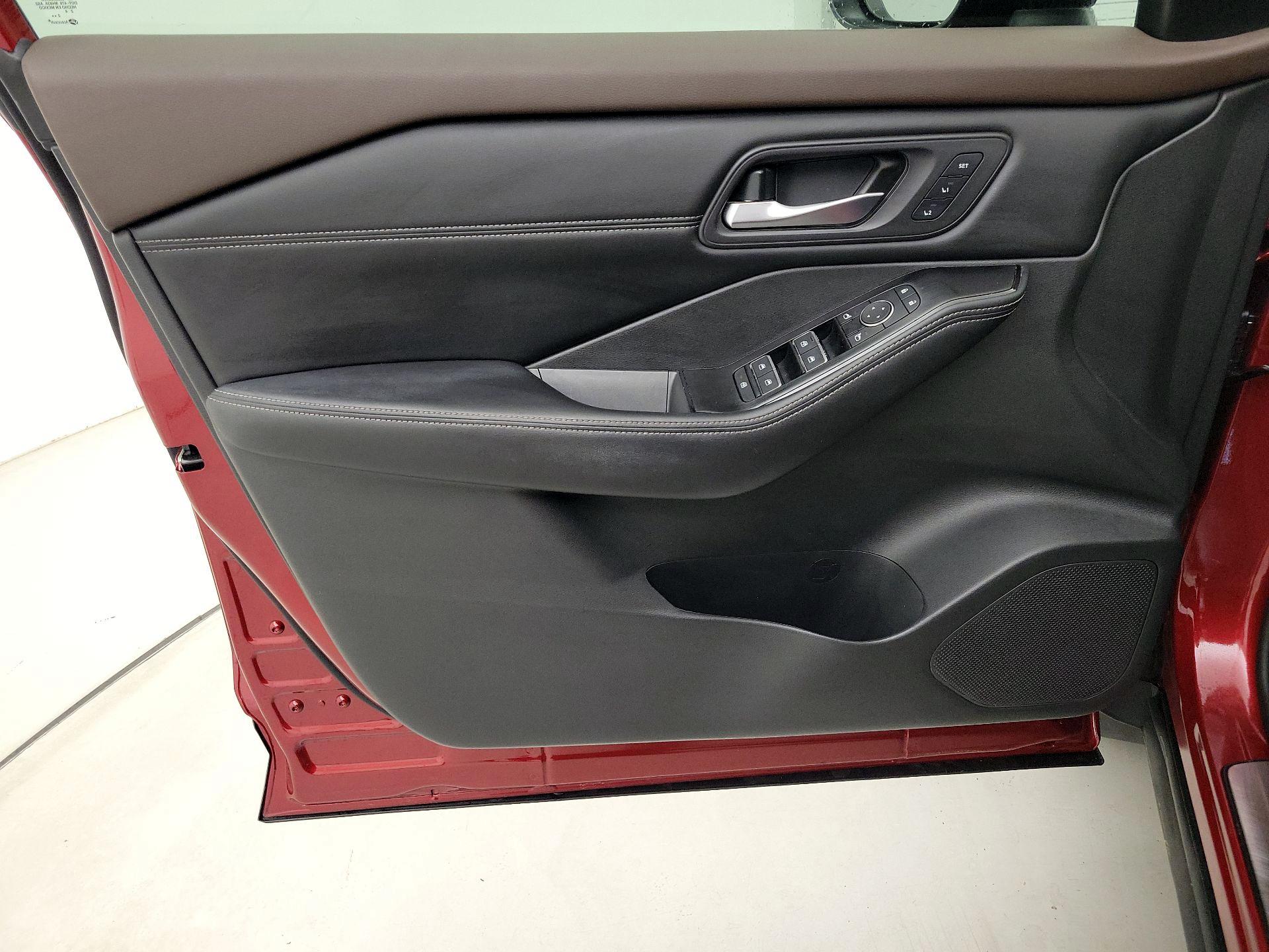 Thumbnail: 2023 Nissan Rogue - 12