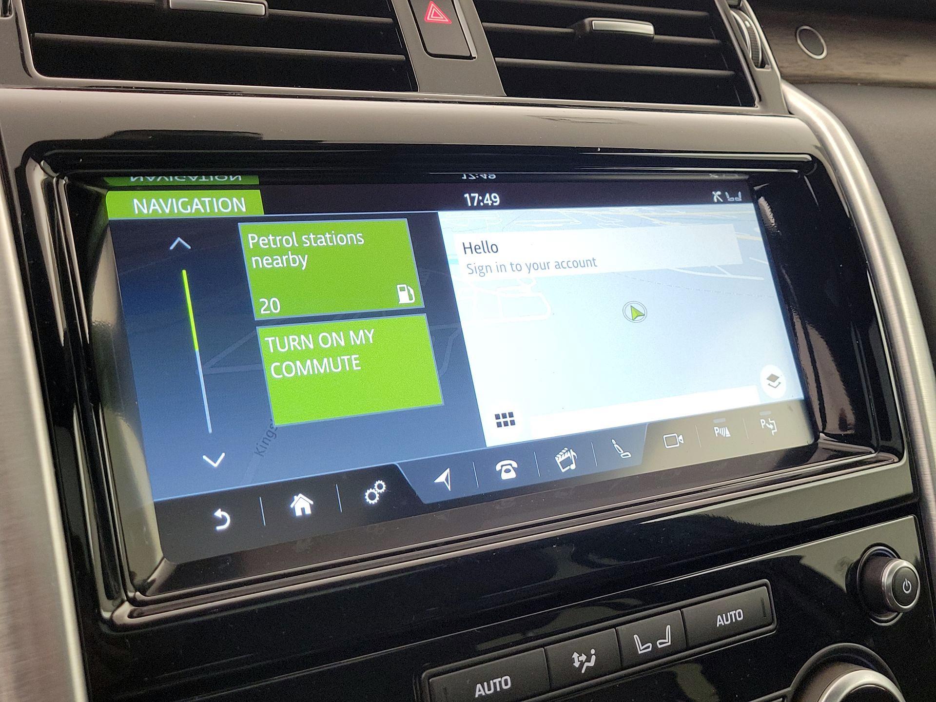 Thumbnail: 2020 Land Rover Discovery - 14