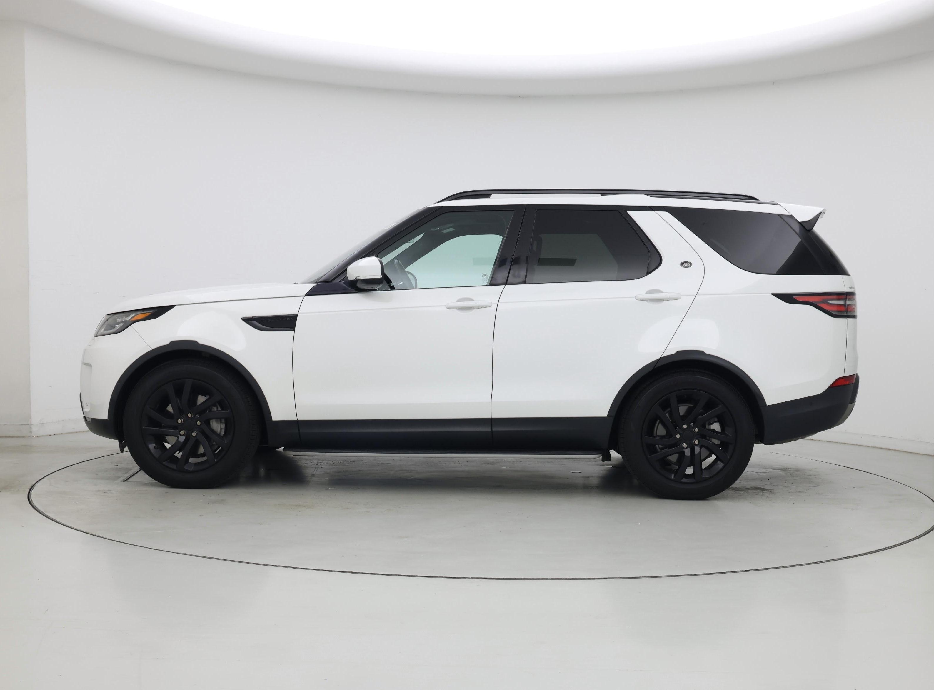 Thumbnail: 2020 Land Rover Discovery - 3