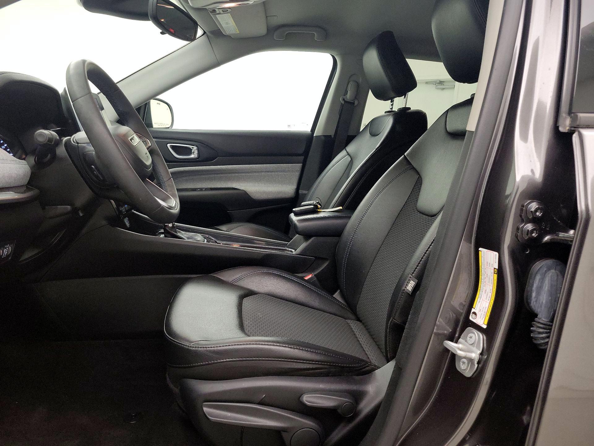 Thumbnail: 2022 Jeep Compass - 11