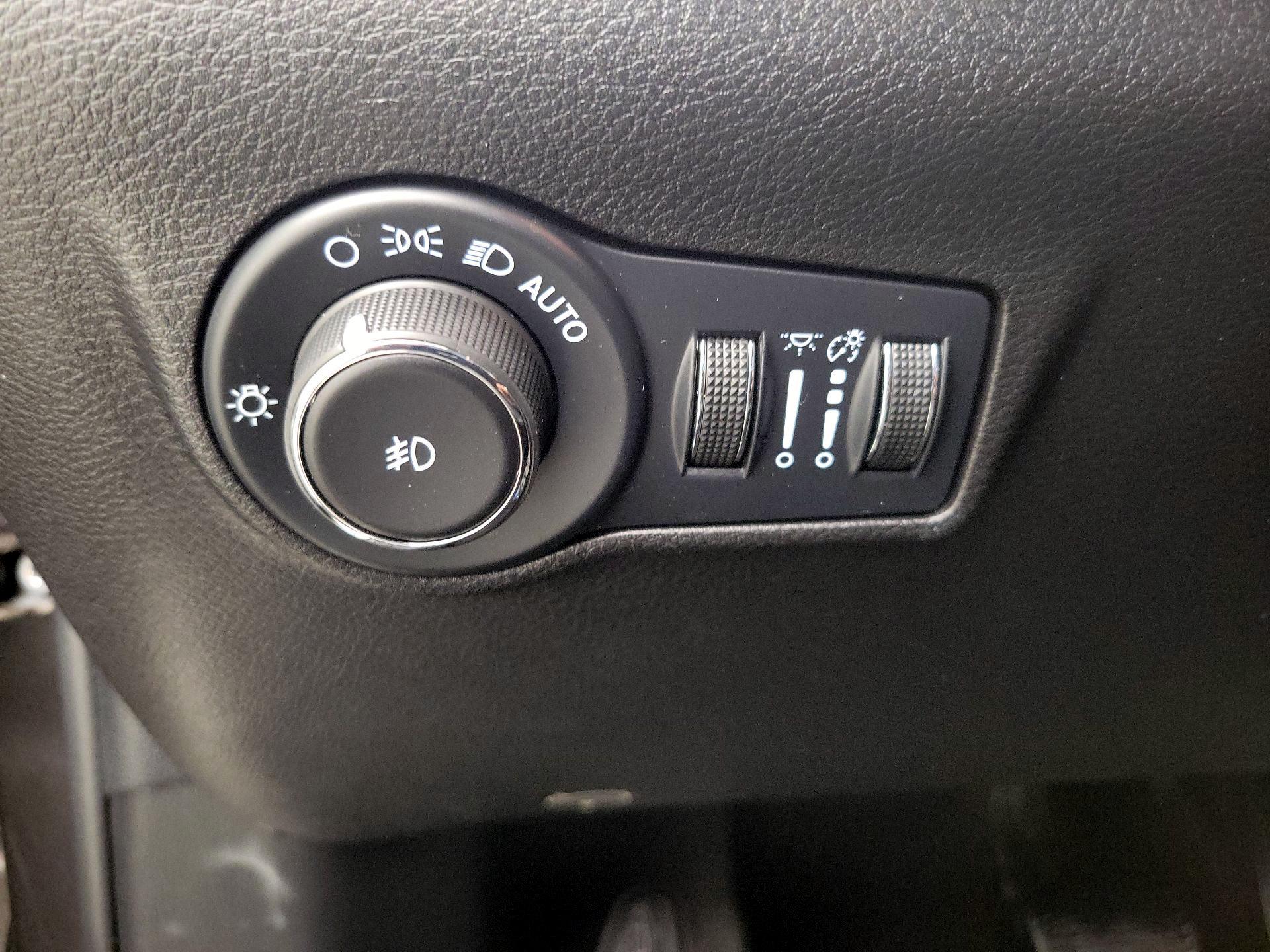 Thumbnail: 2022 Jeep Compass - 13