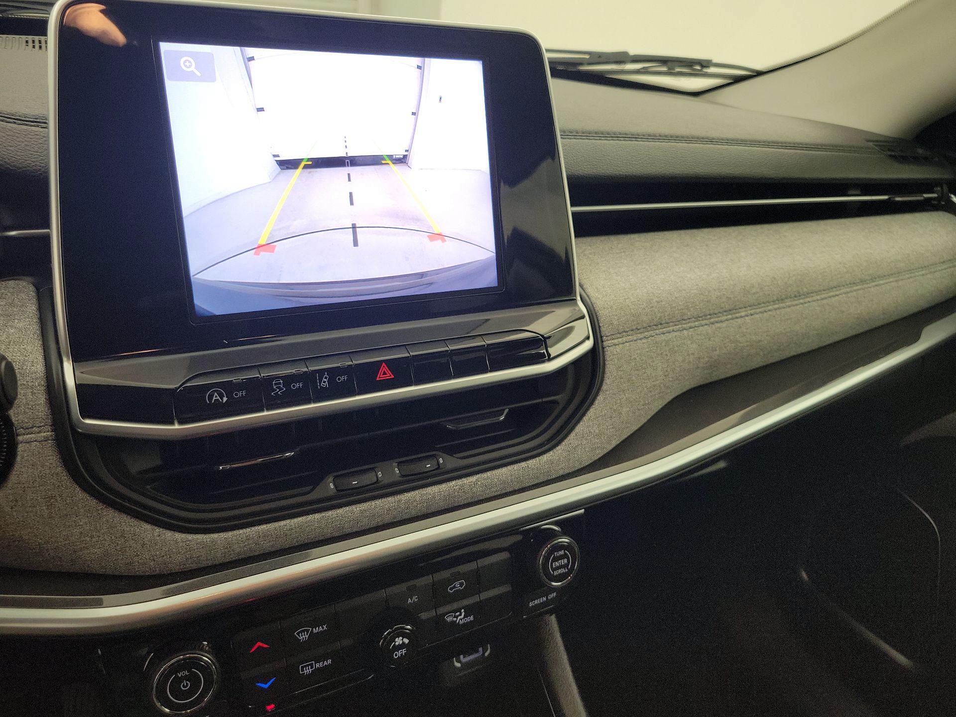 Thumbnail: 2022 Jeep Compass - 14