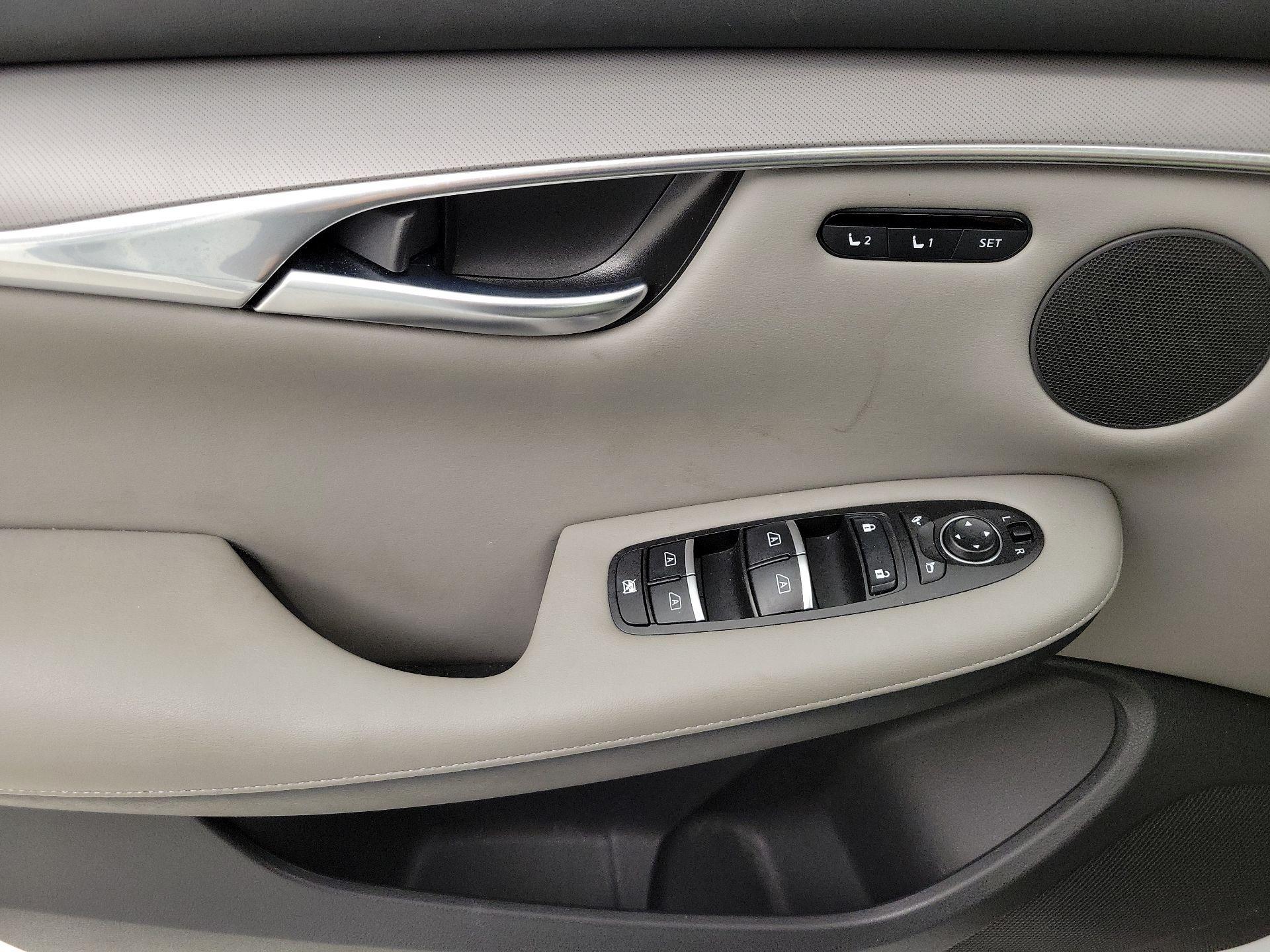 Thumbnail: 2023 INFINITI QX50 - 12