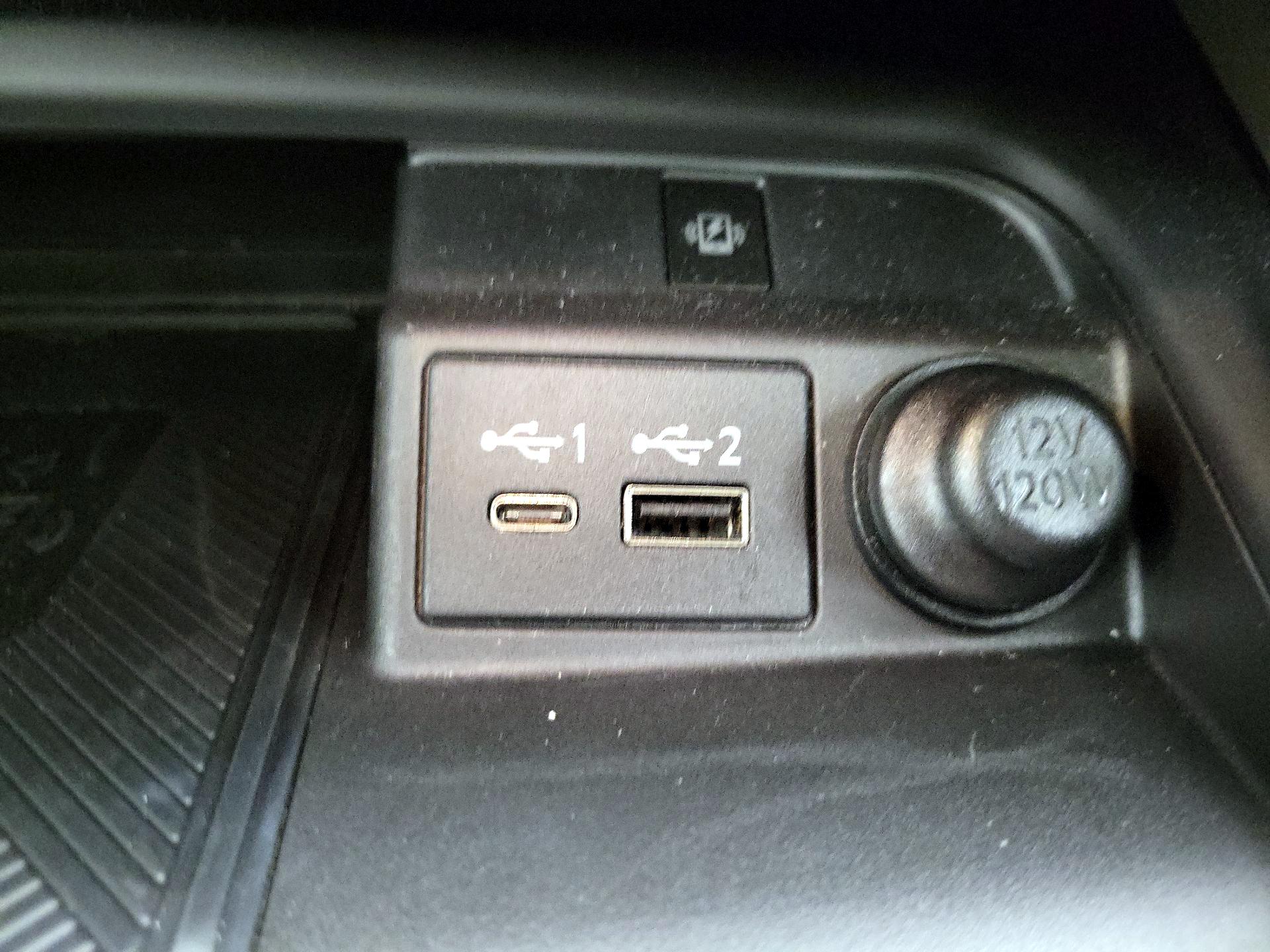 Thumbnail: 2023 INFINITI QX50 - 18