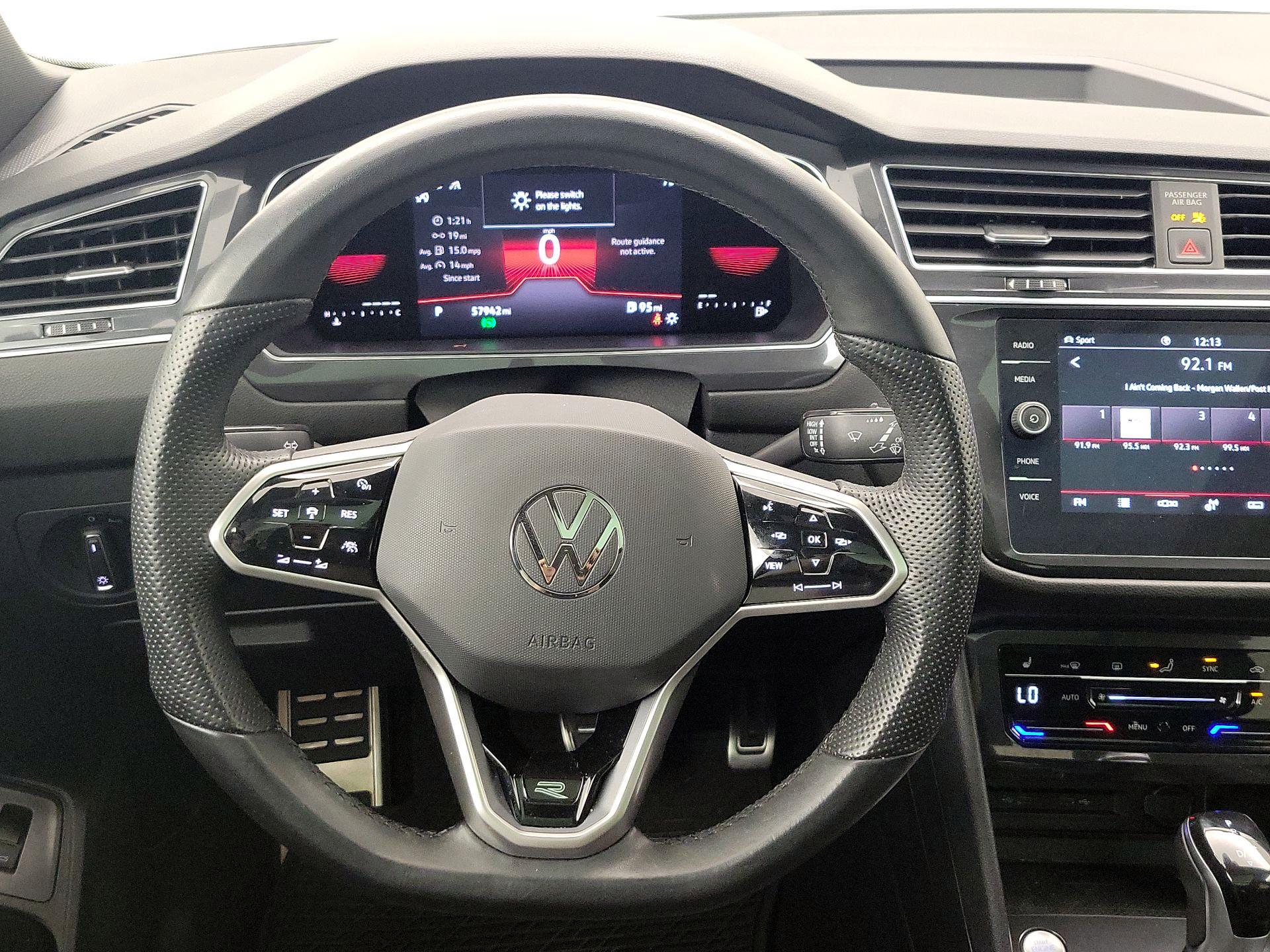 Thumbnail: 2022 Volkswagen Tiguan - 10