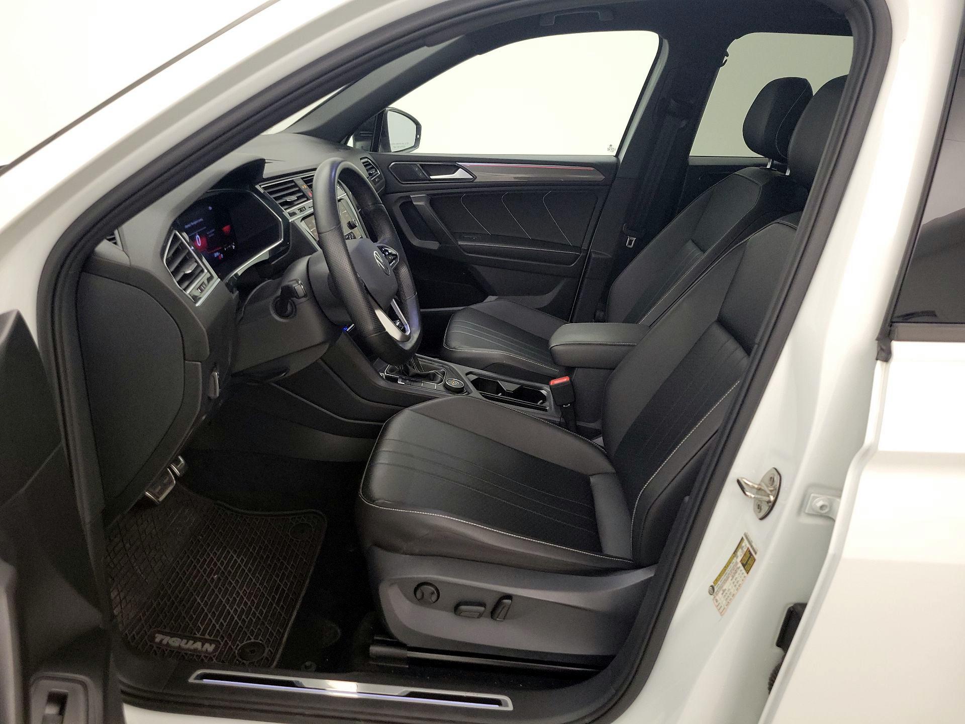 Thumbnail: 2022 Volkswagen Tiguan - 11