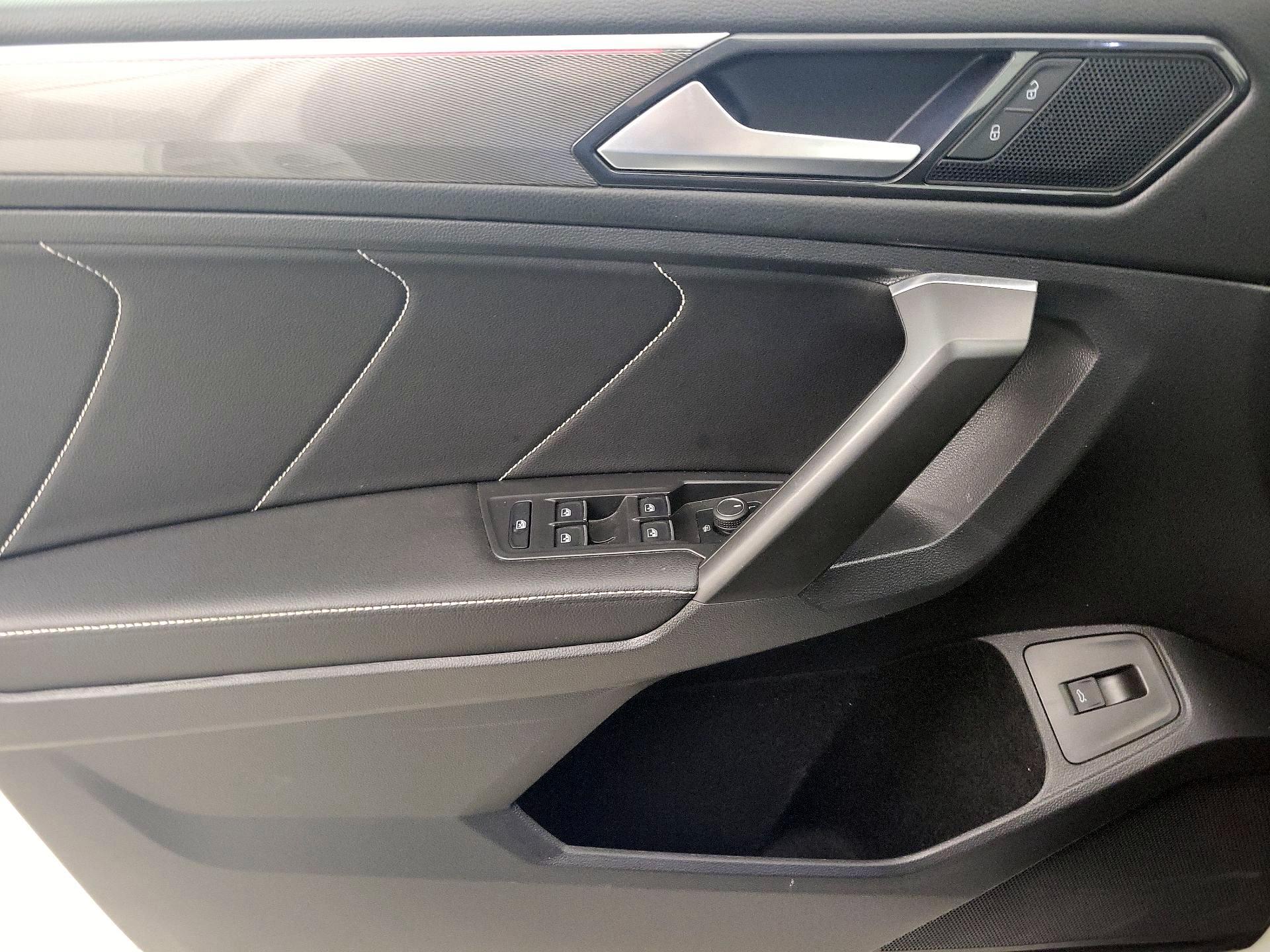 Thumbnail: 2022 Volkswagen Tiguan - 12