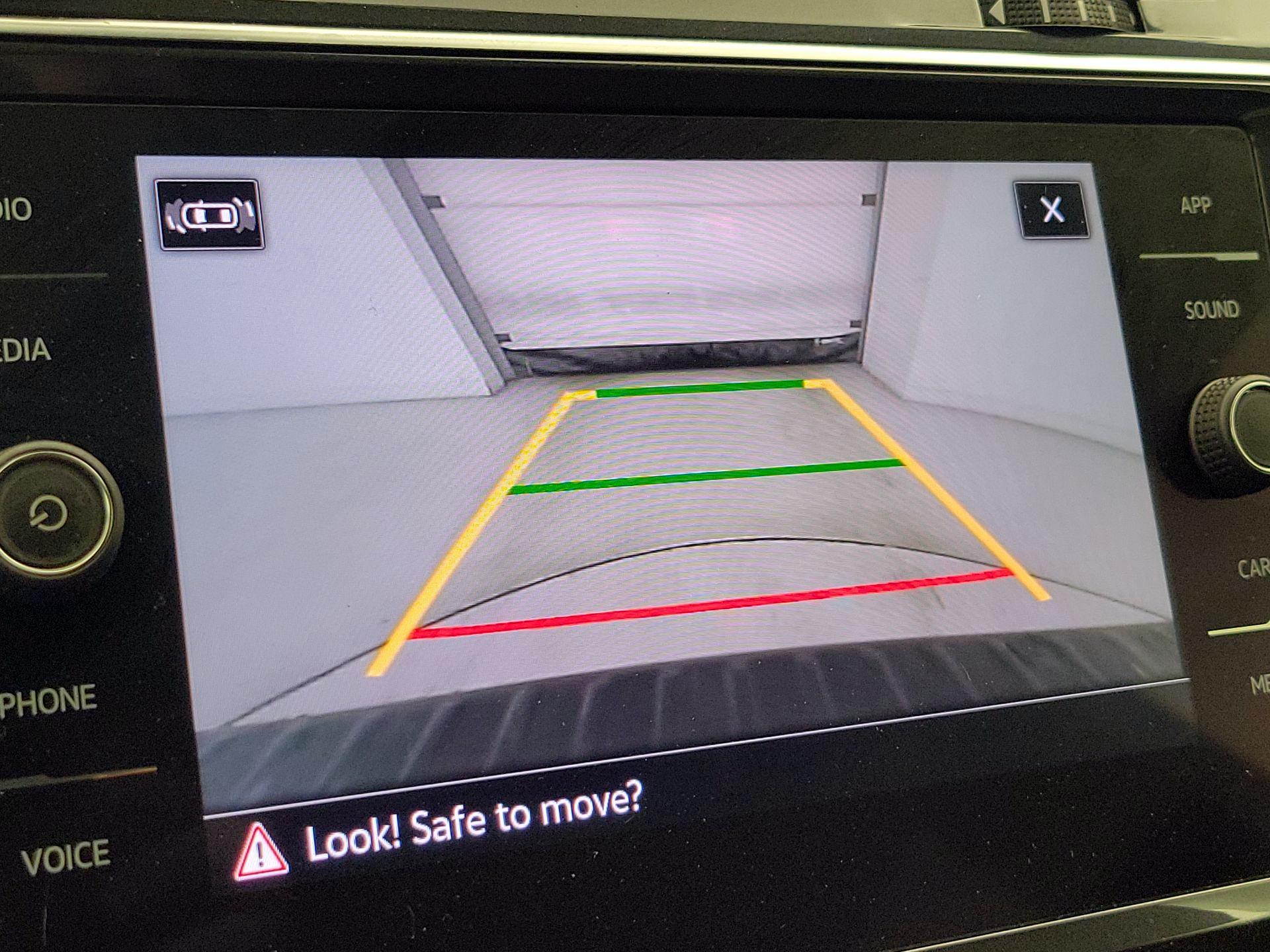 Thumbnail: 2022 Volkswagen Tiguan - 14