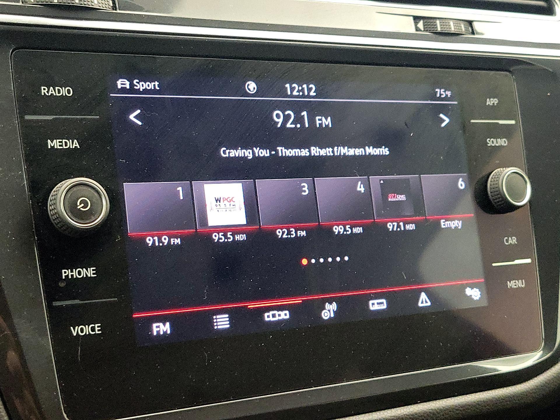 Thumbnail: 2022 Volkswagen Tiguan - 15