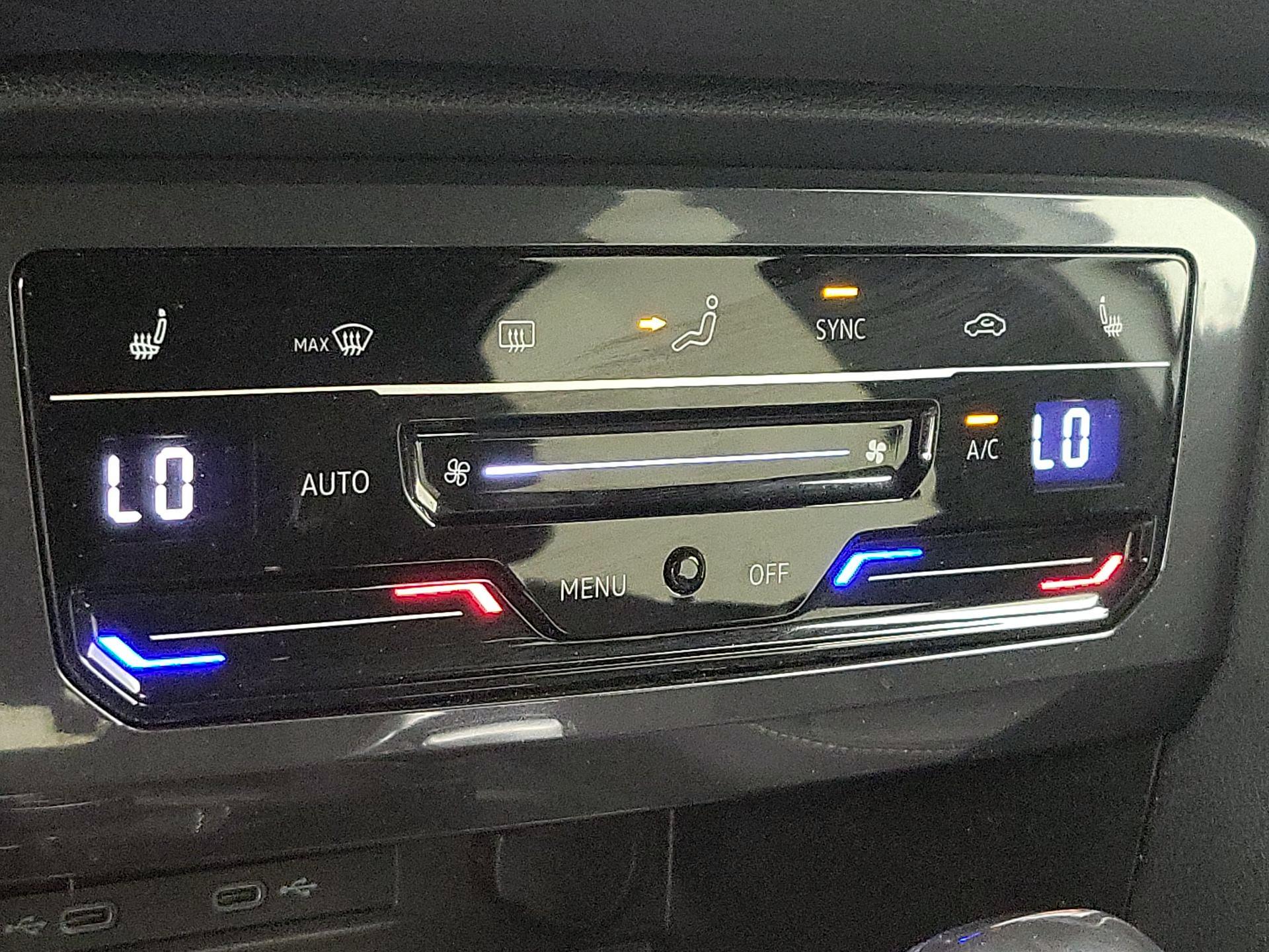 Thumbnail: 2022 Volkswagen Tiguan - 16