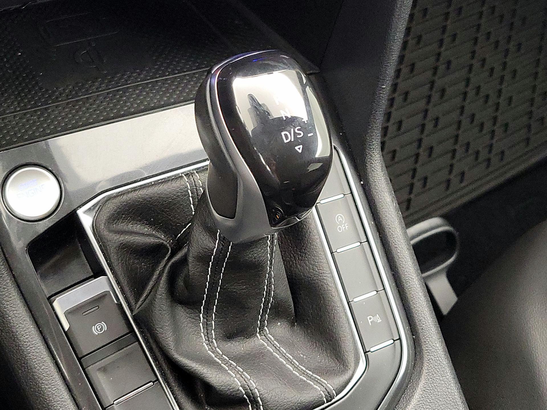 Thumbnail: 2022 Volkswagen Tiguan - 17