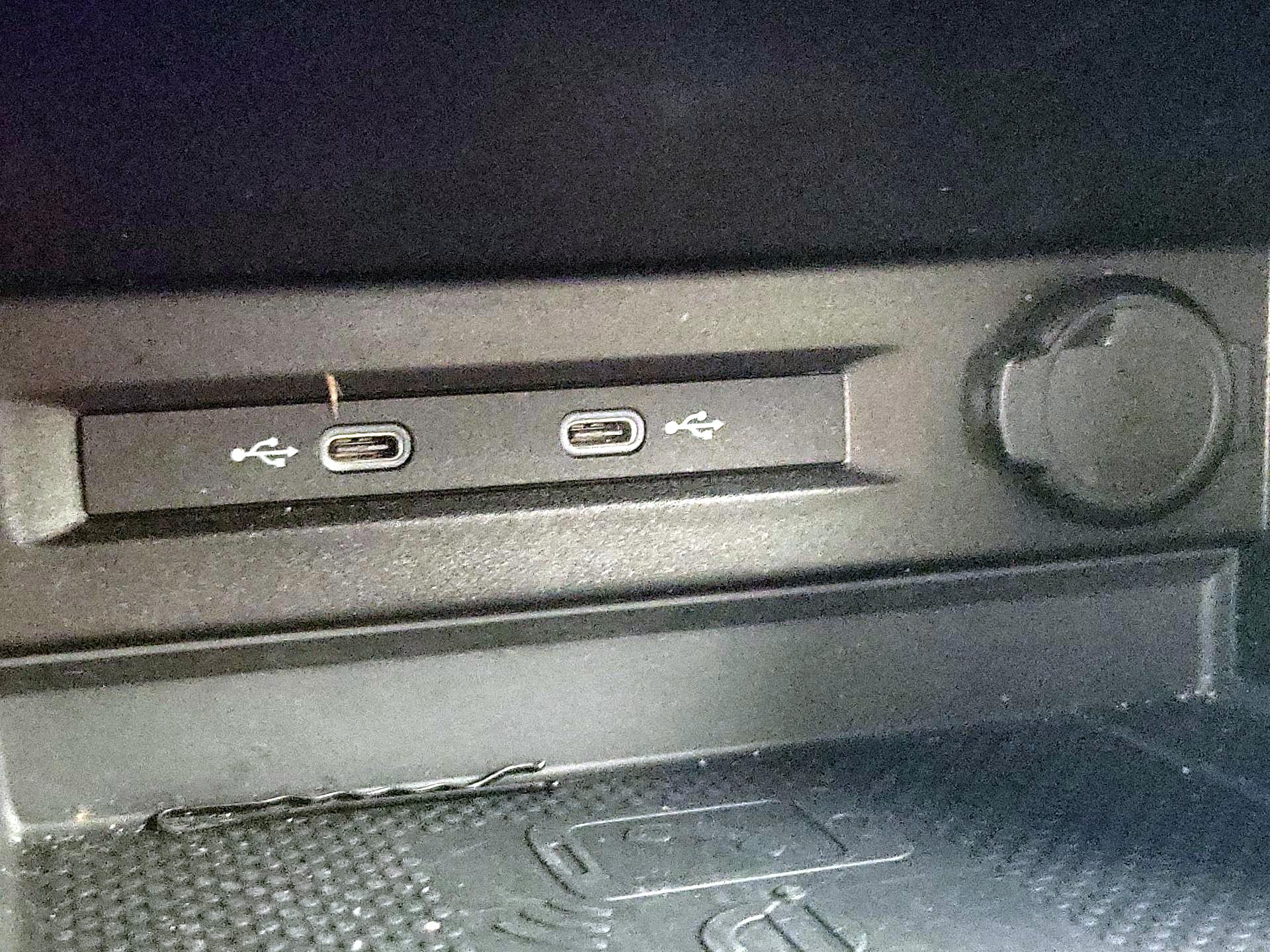 Thumbnail: 2022 Volkswagen Tiguan - 18