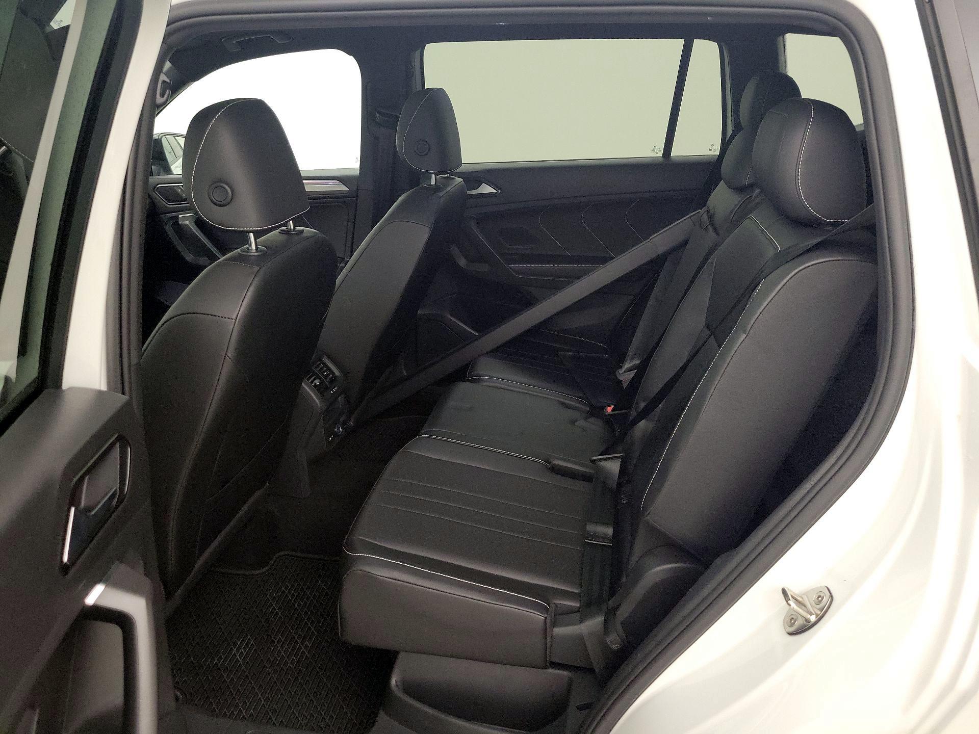 Thumbnail: 2022 Volkswagen Tiguan - 20