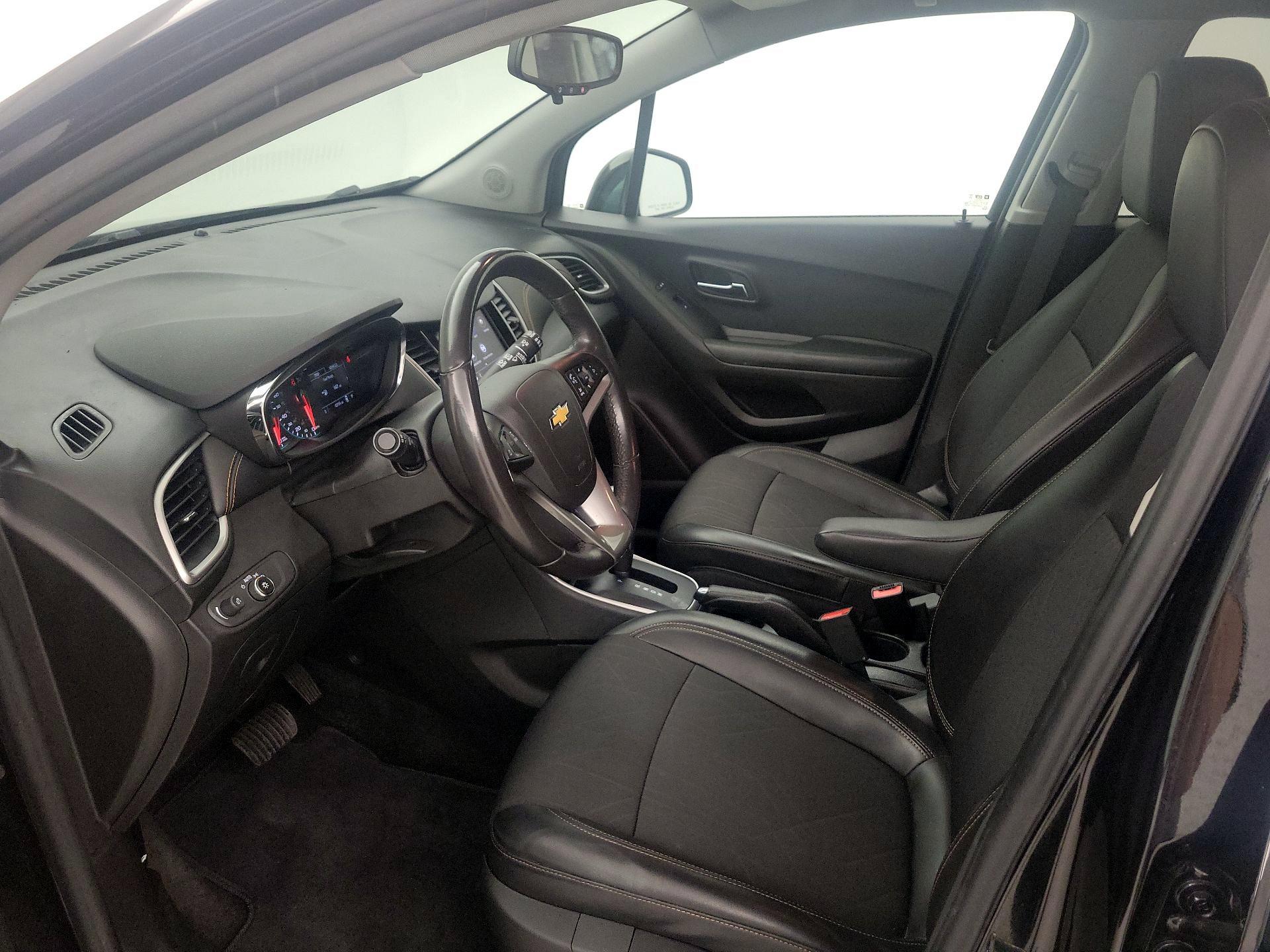 Thumbnail: 2022 Chevrolet Trax - 11