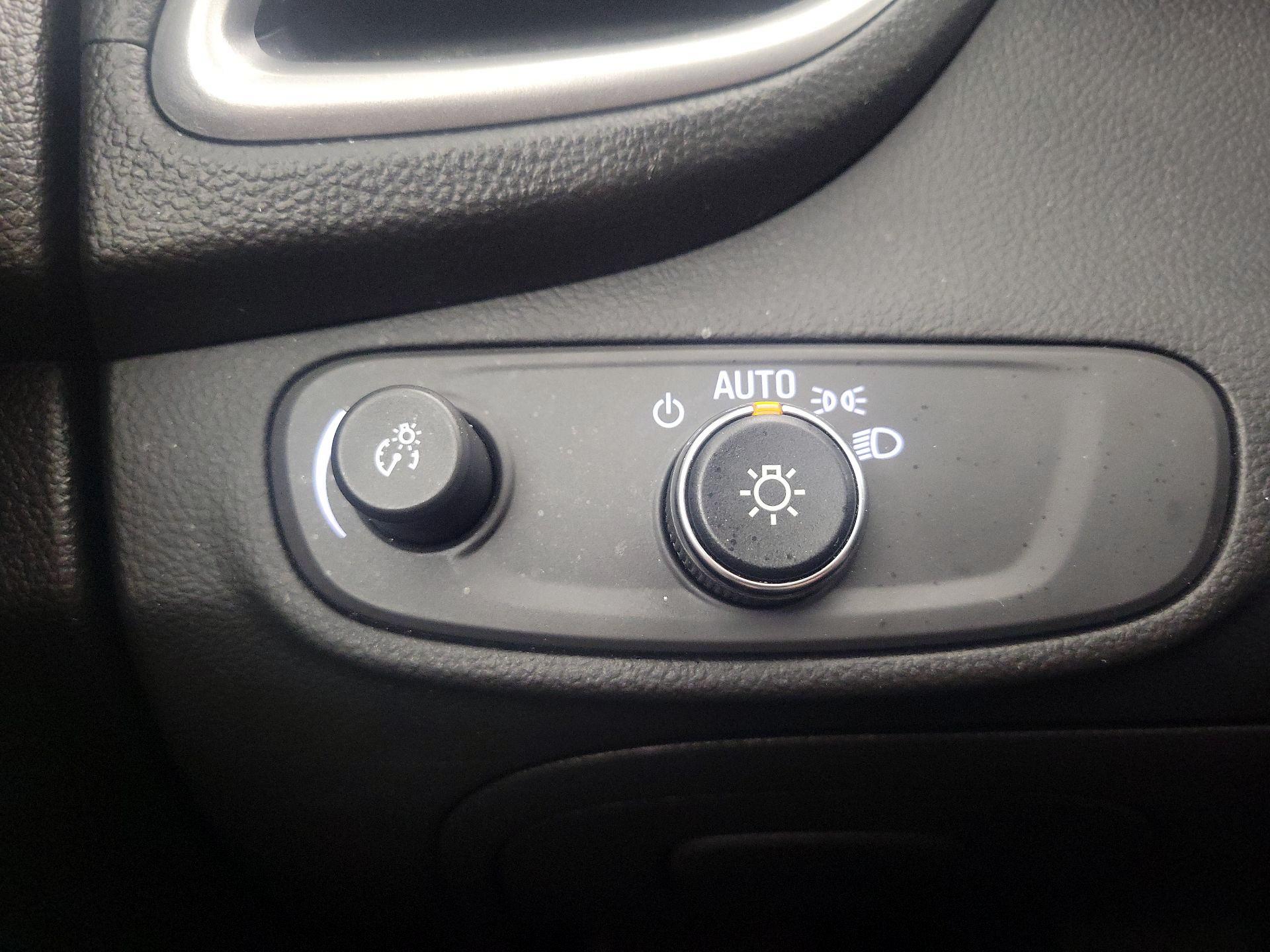 Thumbnail: 2022 Chevrolet Trax - 13