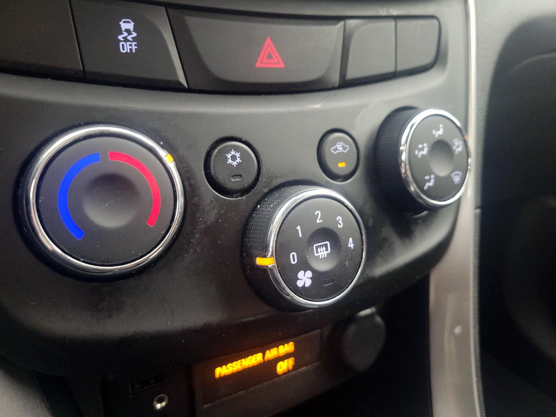 Thumbnail: 2022 Chevrolet Trax - 16