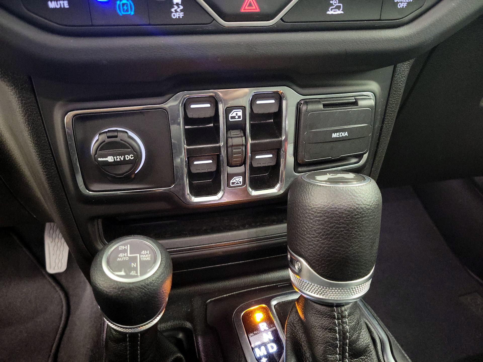 Thumbnail: 2025 Jeep Wrangler - 18