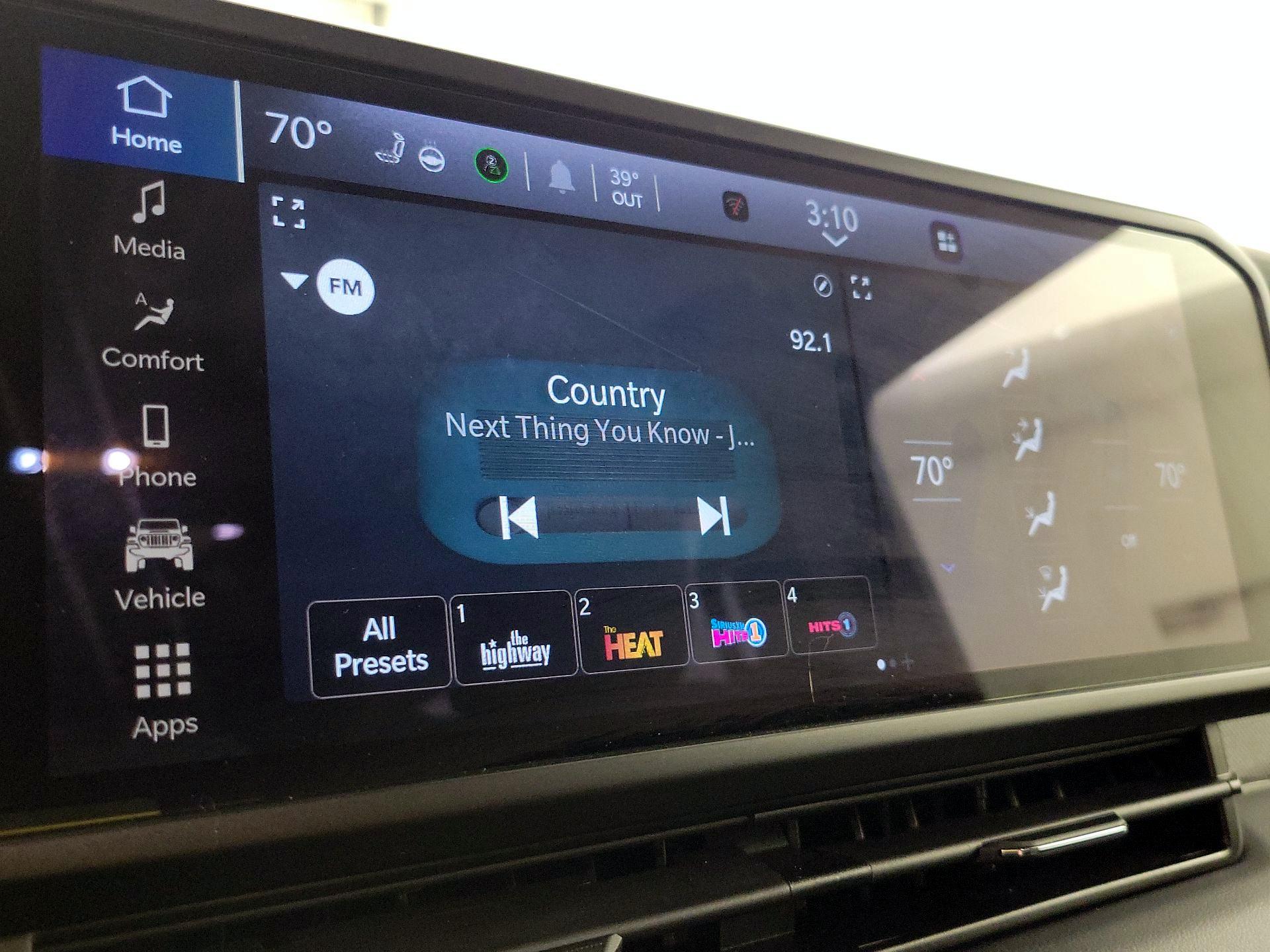 Thumbnail: 2025 Jeep Wrangler - 15