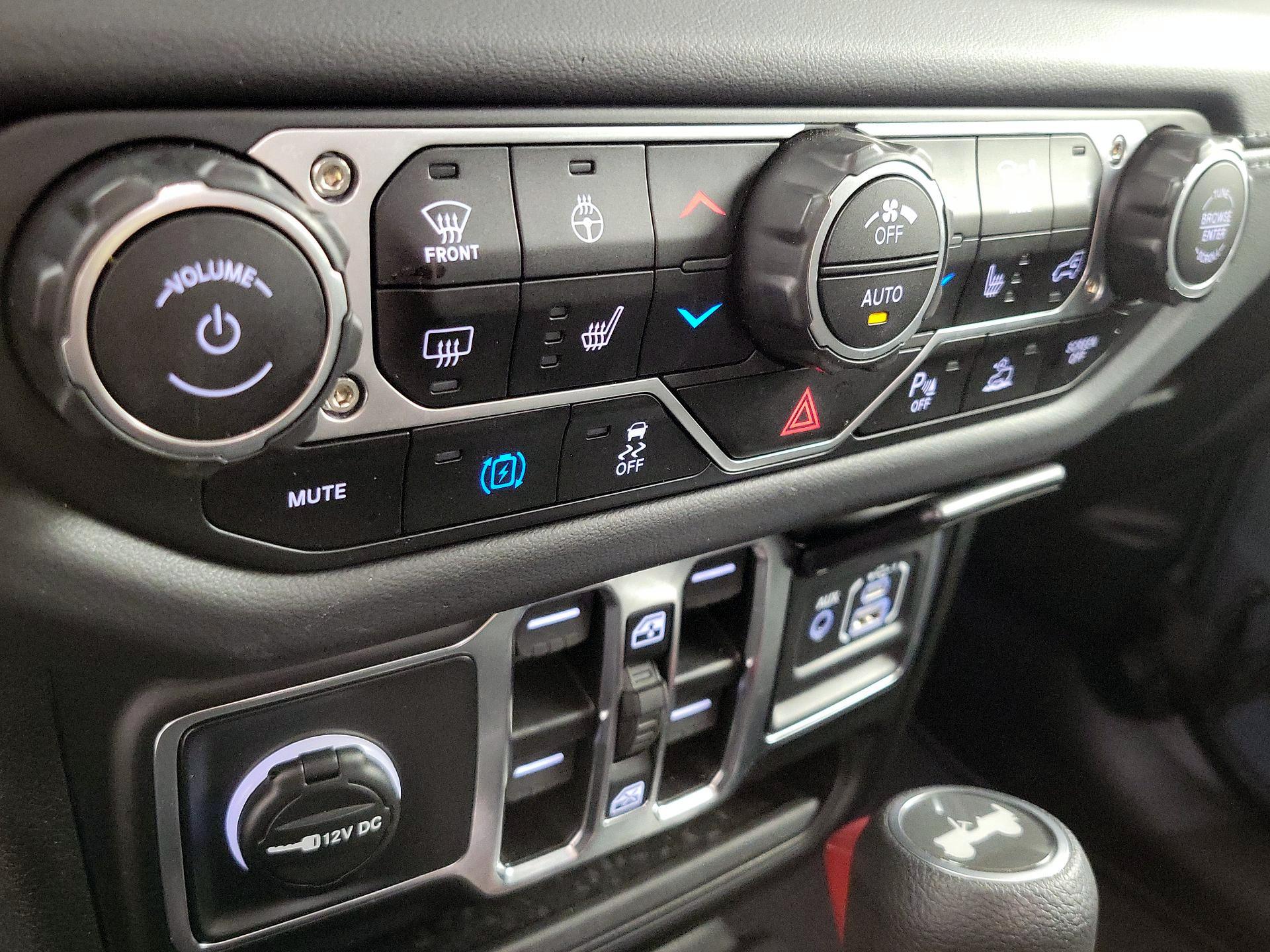 Thumbnail: 2025 Jeep Wrangler - 16