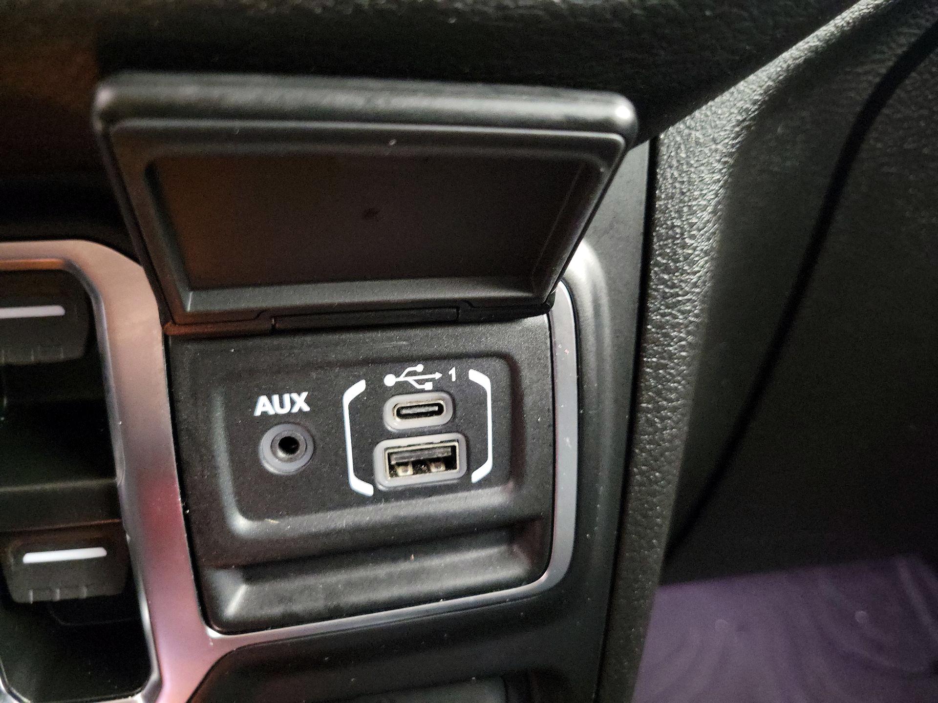 Thumbnail: 2025 Jeep Wrangler - 18